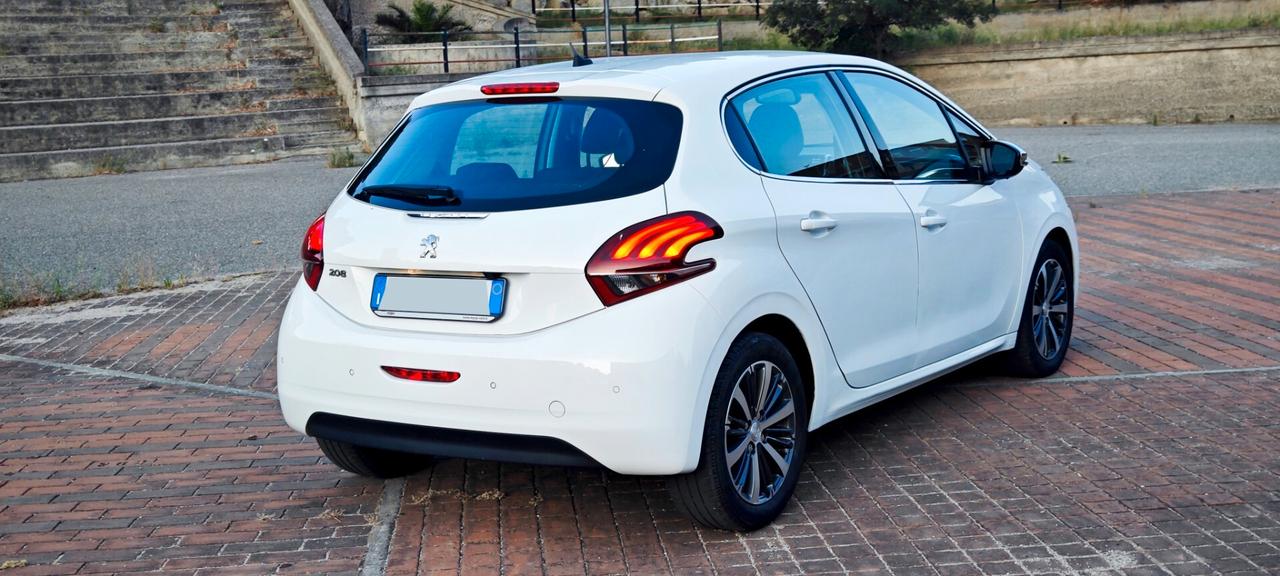 Peugeot 208 PureTech 82 5 porte Allure