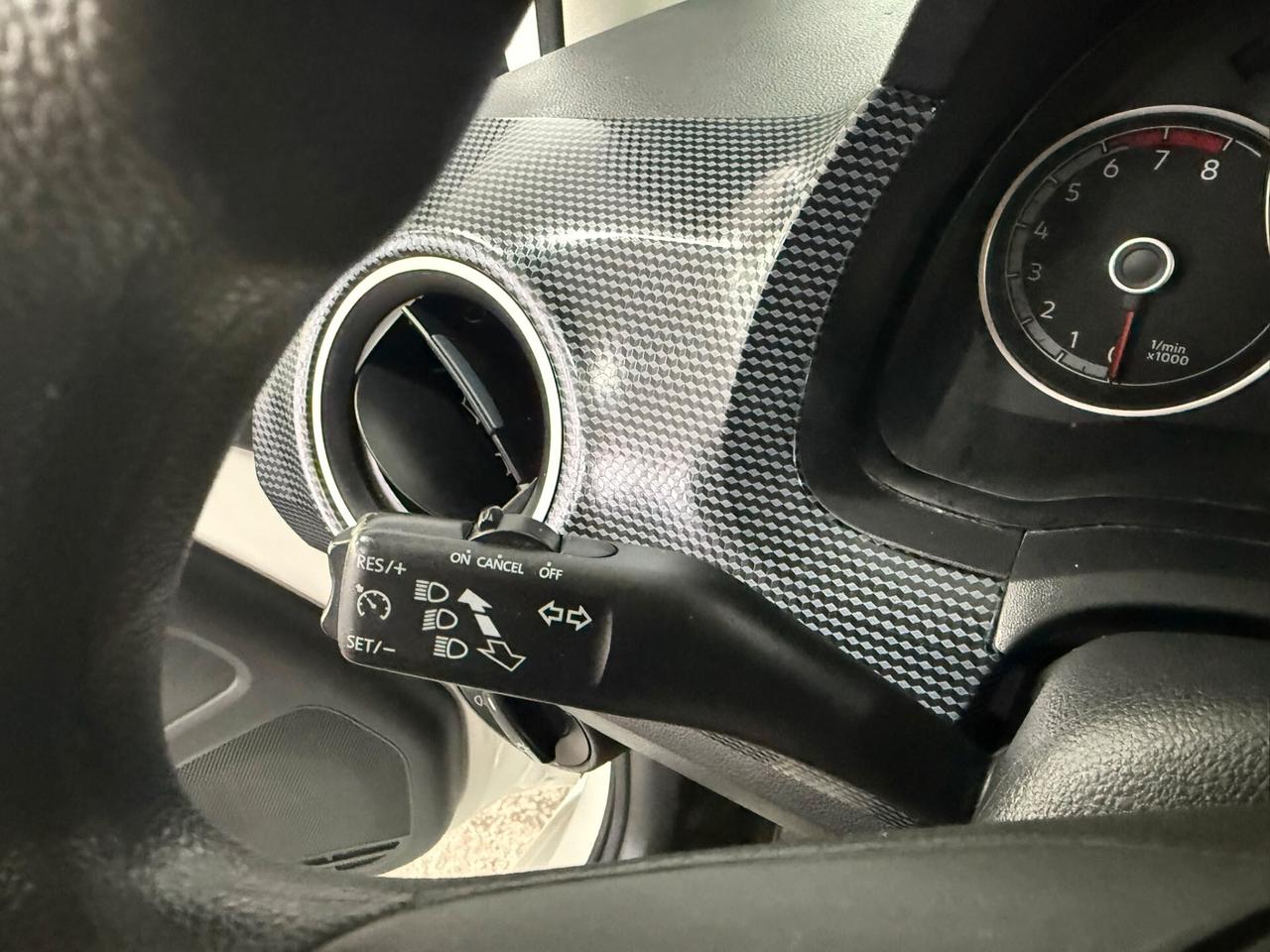 Volkswagen up 1.0 Benz. 60cv 5p. move BlueMotion Technology