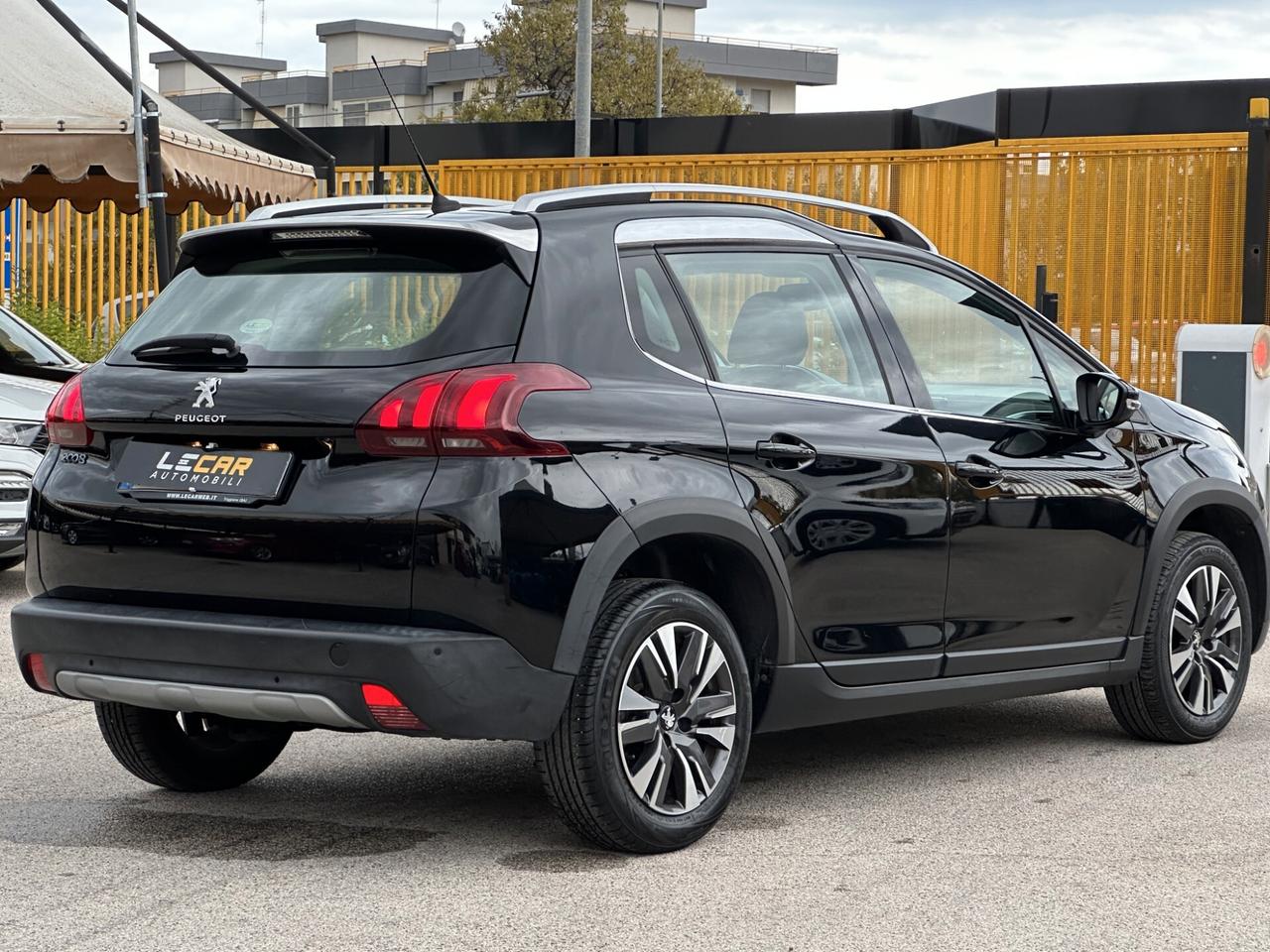 PEUGEOT 2008 1.6 BlueHDi 100 Allure