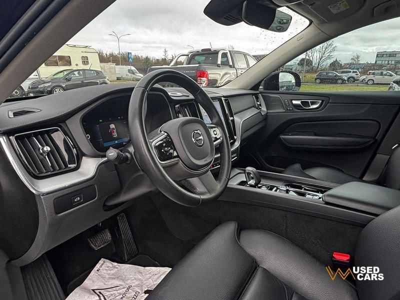 Volvo XC60 B4 automatico Plus Dark