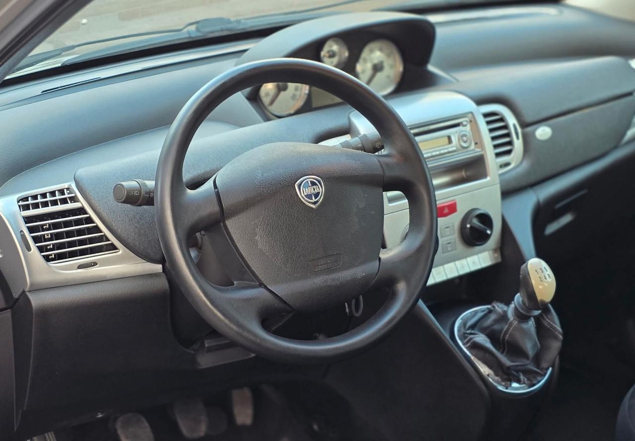 Lancia Ypsilon 1.2 Argento