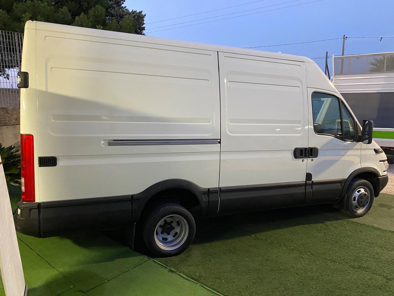 Iveco Daily 3.0 35C14 Gemellato