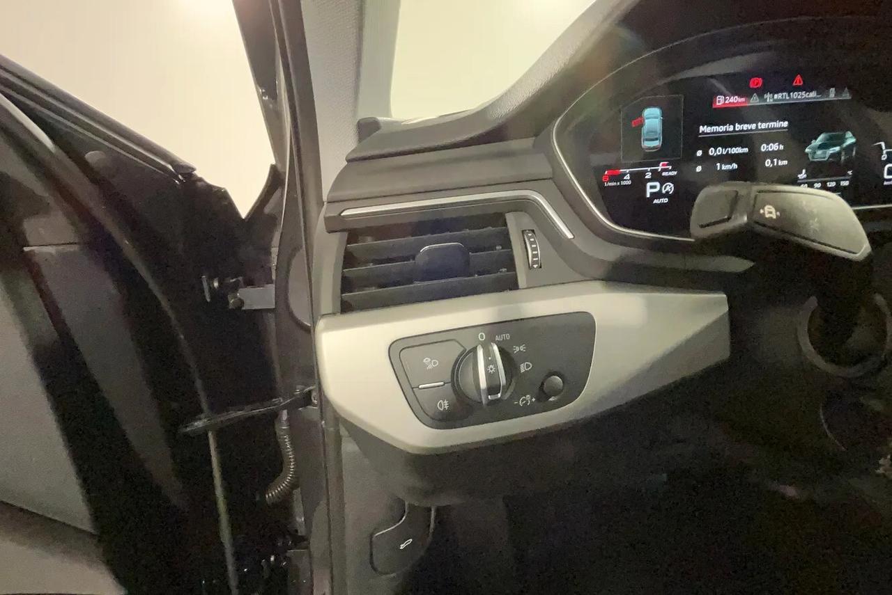 Audi A4 30 TDI/136 CV S tronic Business Advanced