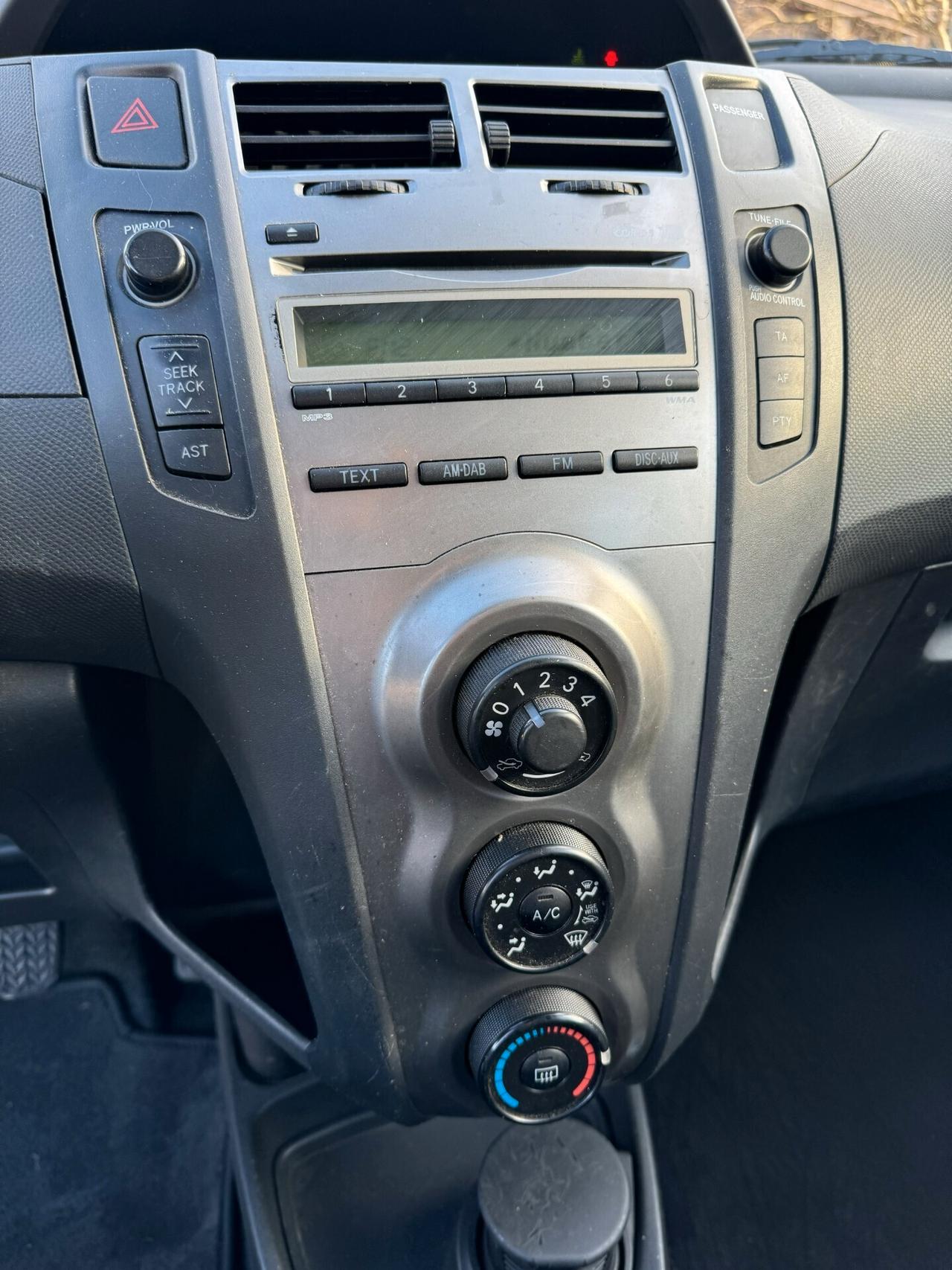 Toyota Yaris 1.0 5 porte Now GPL