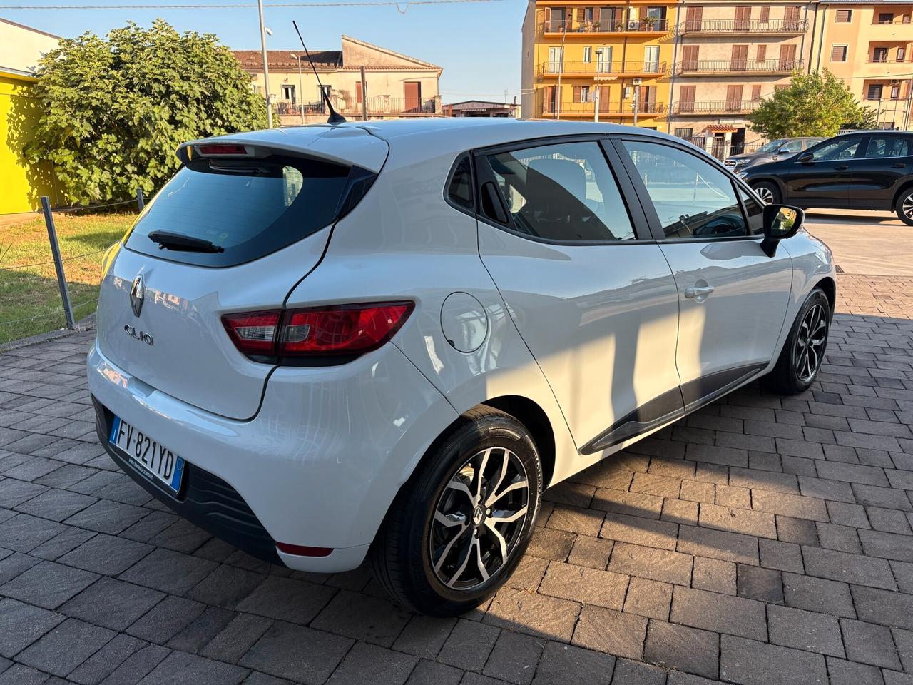 Renault Clio 1.5 dCi 75 CV 5 porte Moschino Intens