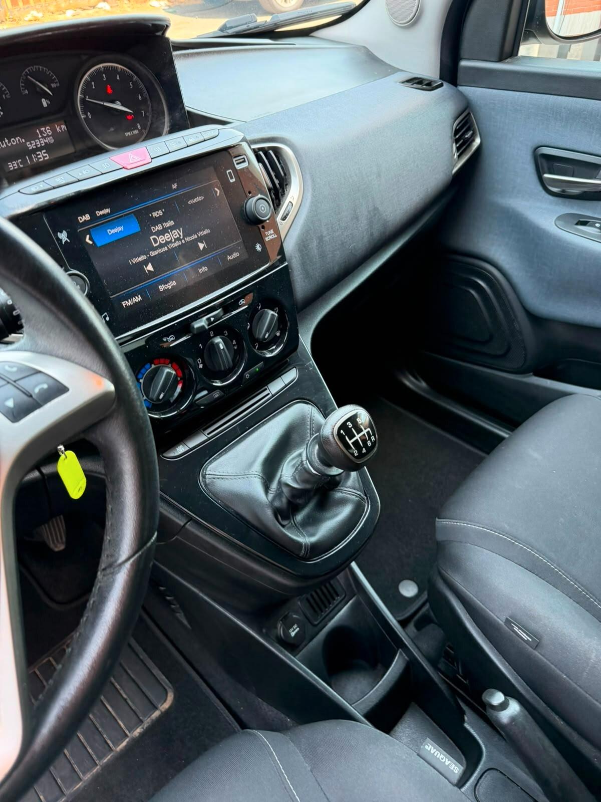 Lancia Ypsilon 1.0 FireFly 5 porte S&S Hybrid Ecochic Gold