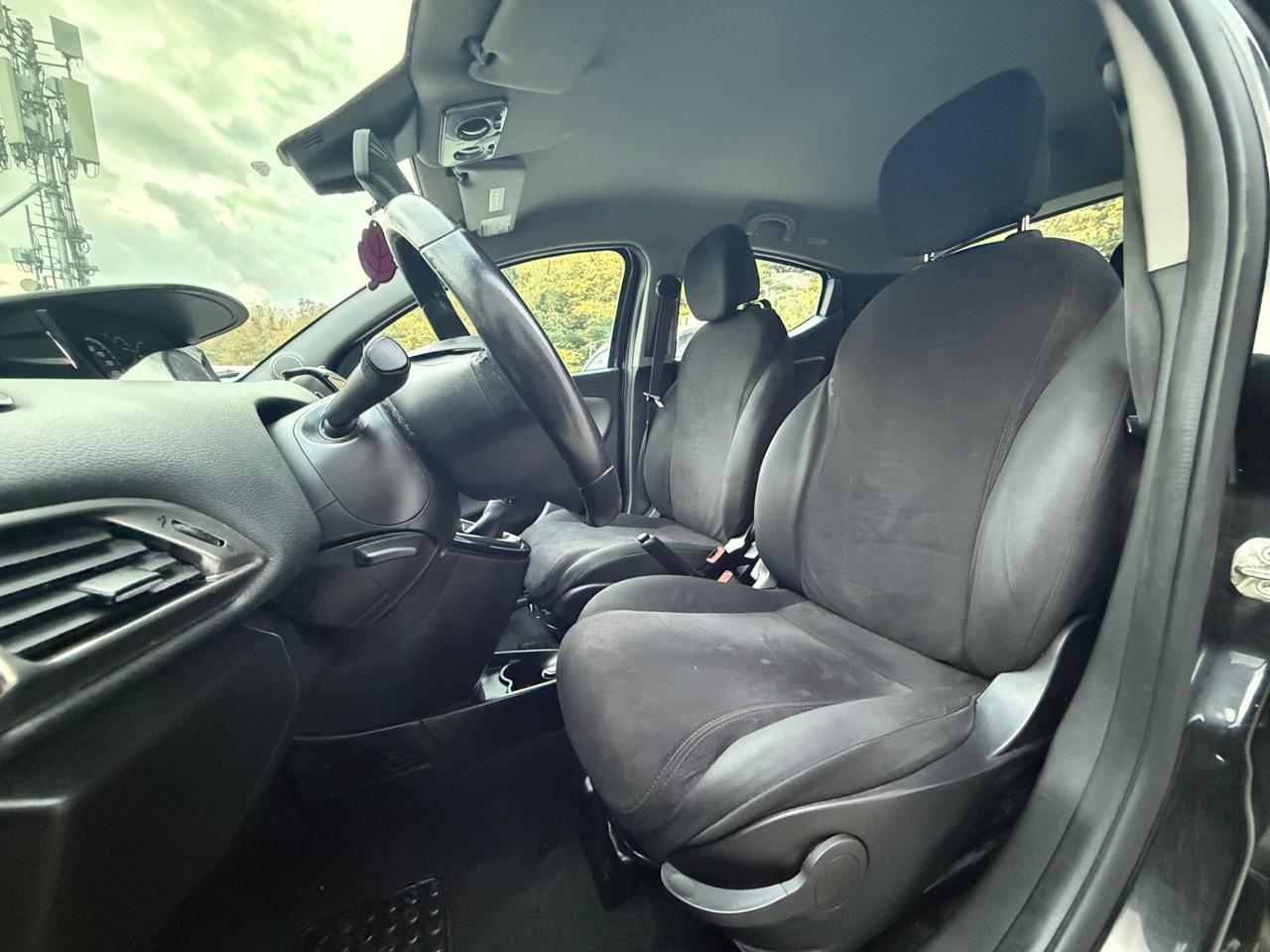 Lancia Ypsilon 1.3 MJT 16V 95 CV 5 porte