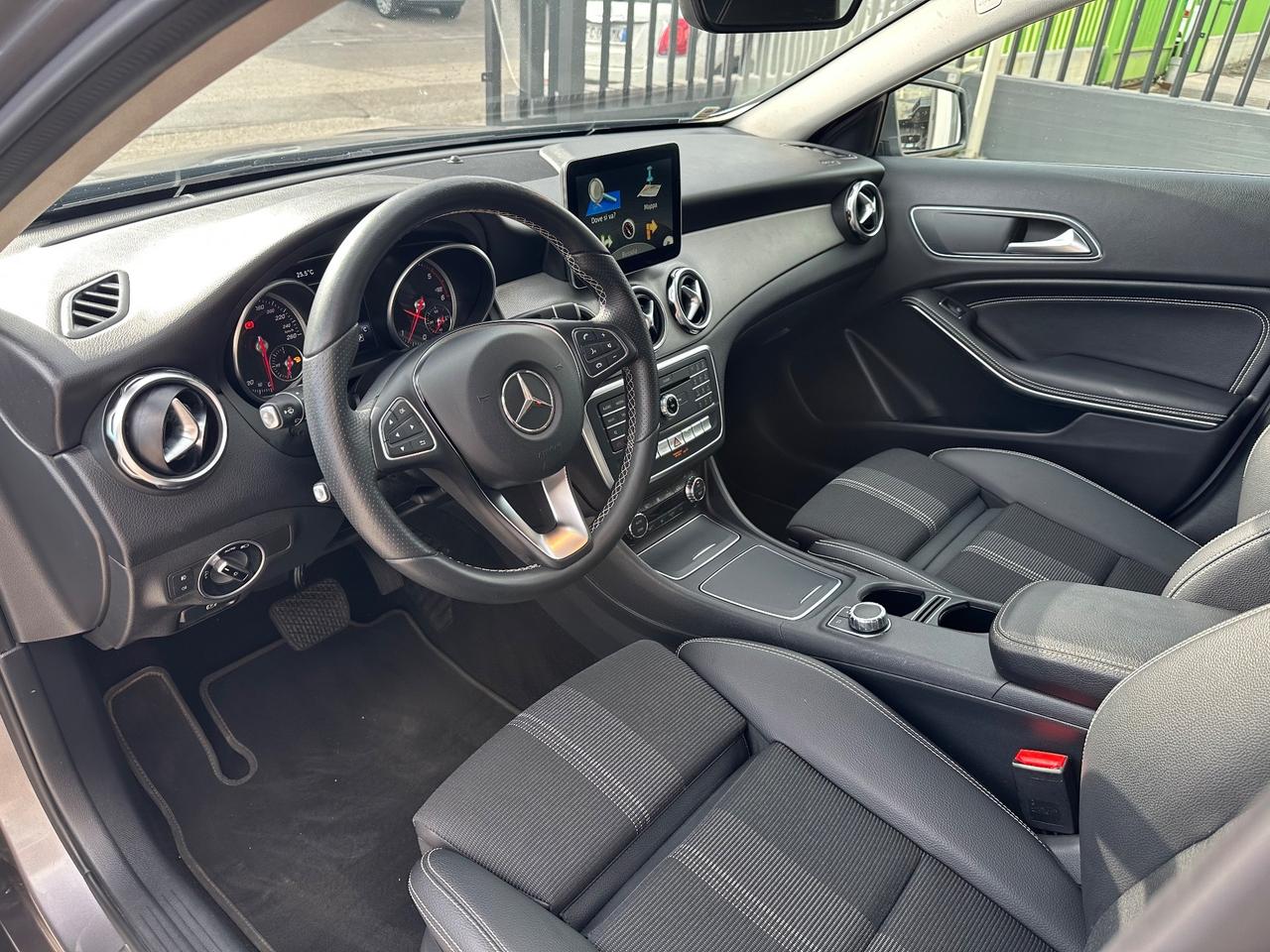 Mercedes-benz GLA 200 d Premium