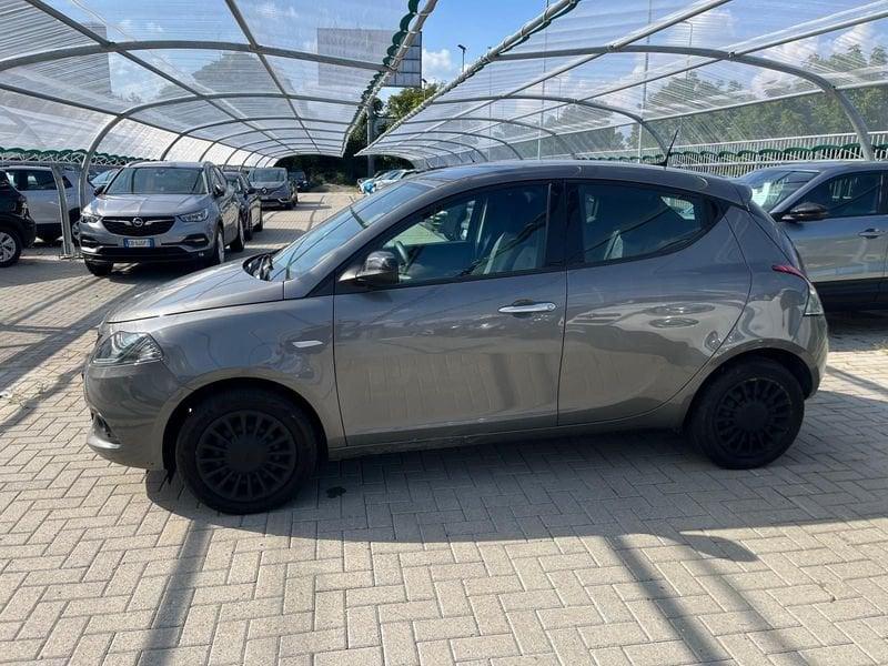 Lancia Ypsilon Ypsilon 1.2 69 CV 5 porte GPL Silver