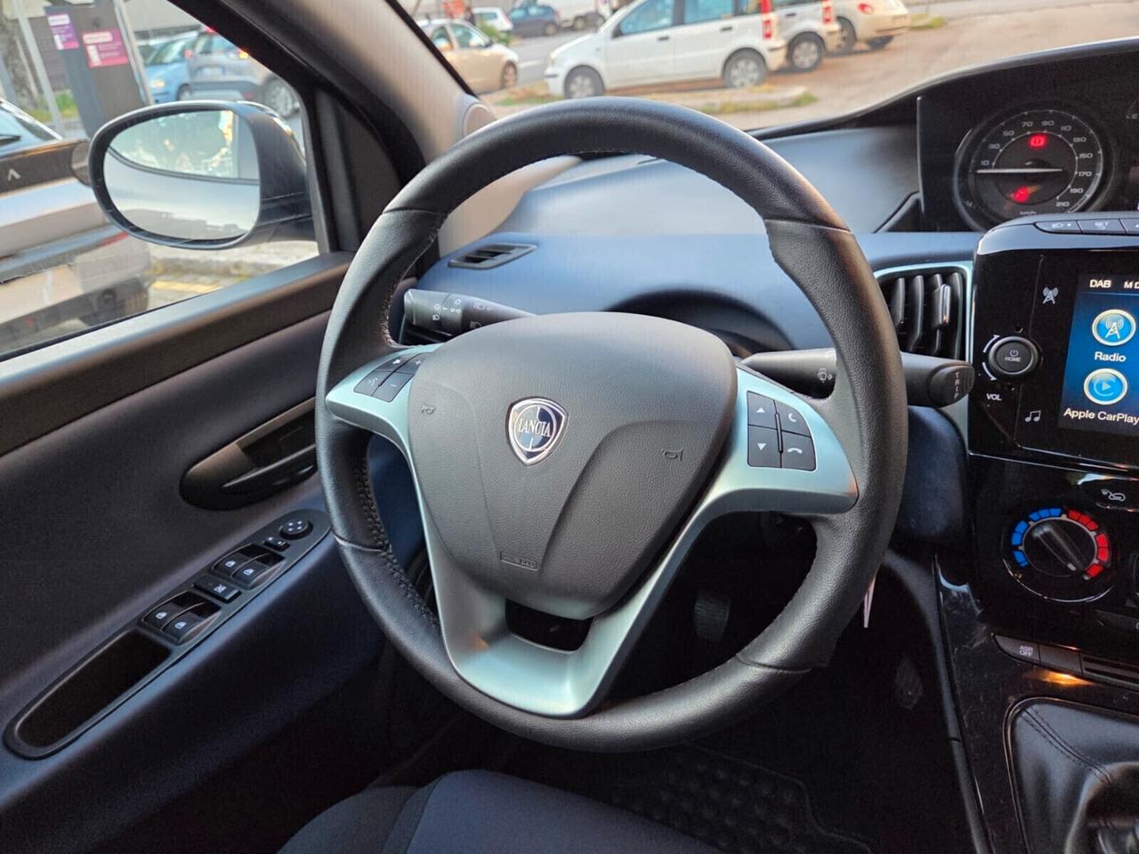 Lancia Ypsilon 1.0 Hybrid 5 porte S&S Platino