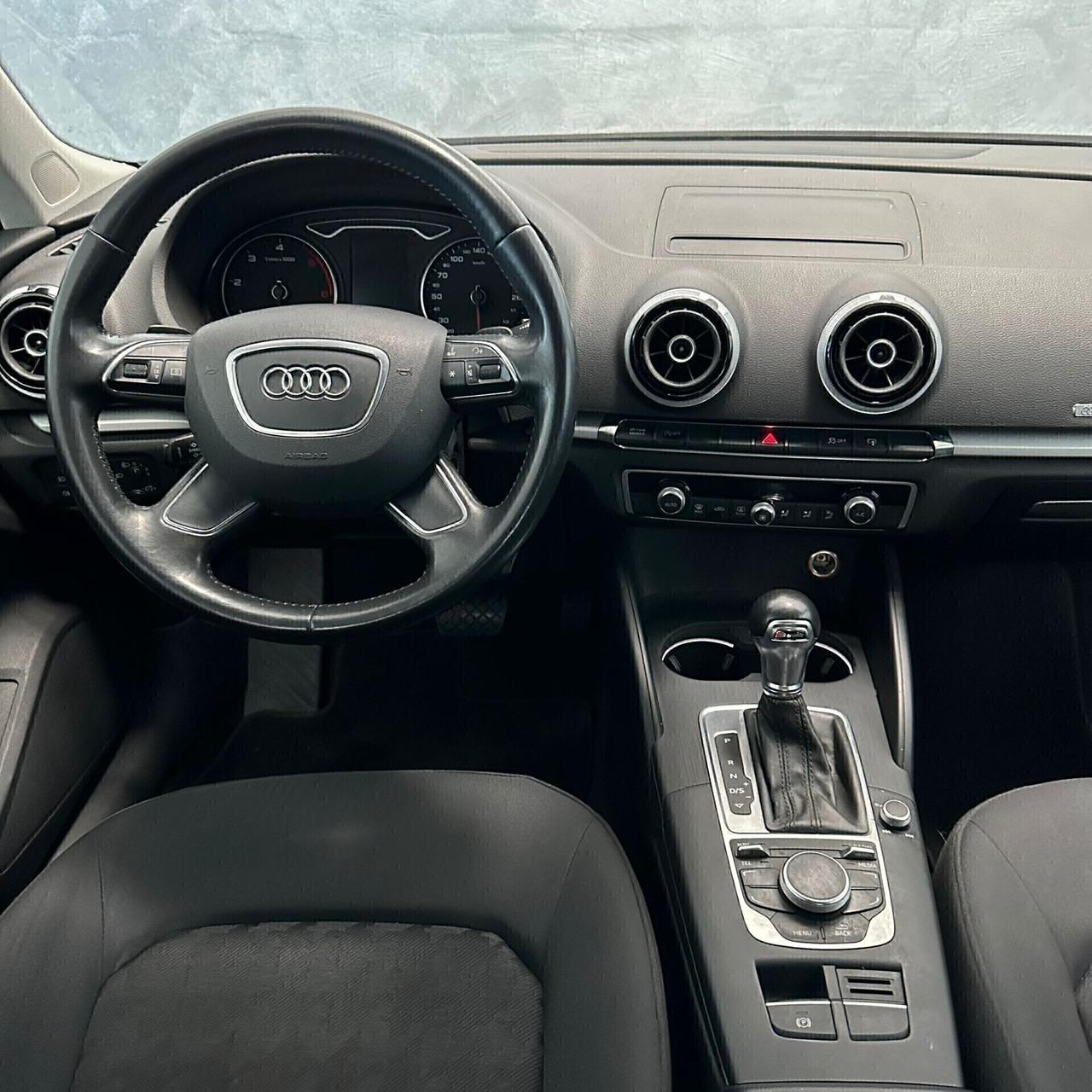 Audi A3 1.6 TDI S-LINE S-TRONIC