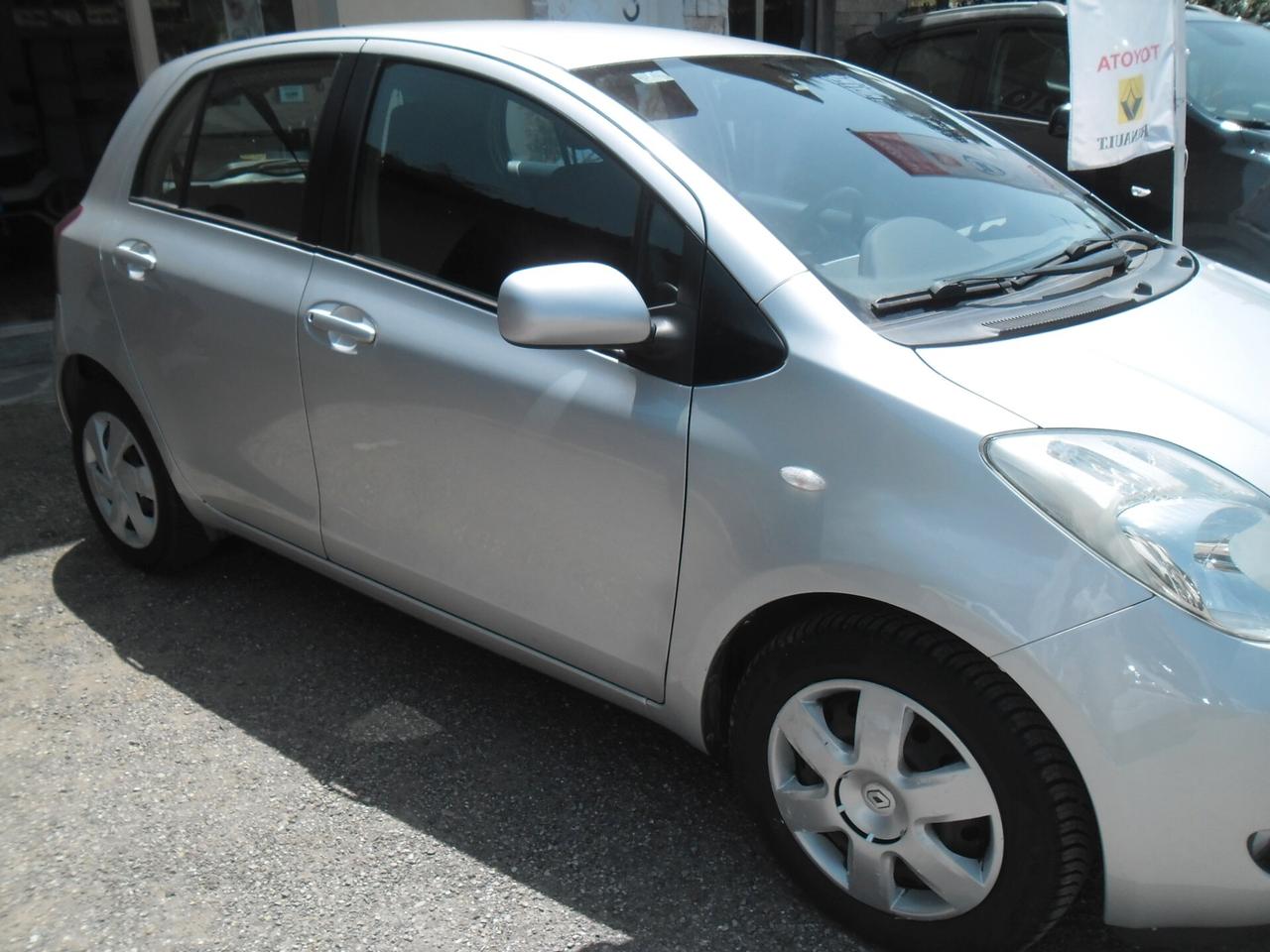 Toyota Yaris 1.3 5 porte Sol