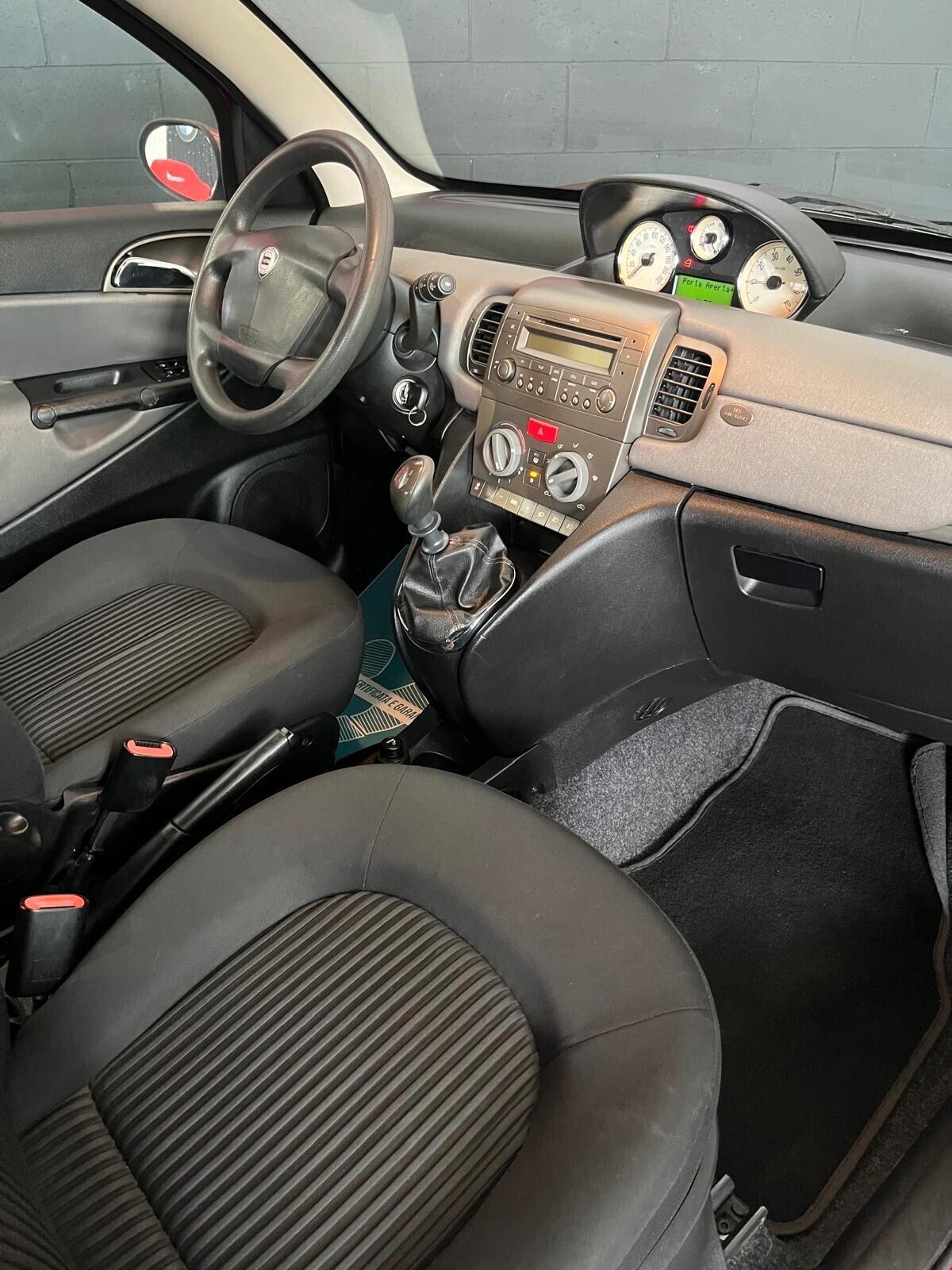 Lancia Ypsilon 1.2 NEOPATENTATI