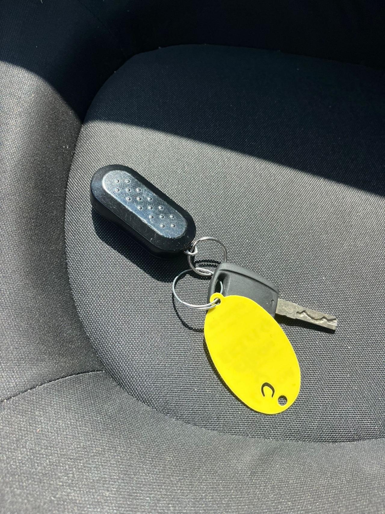 Lancia Ypsilon 1.3 MJT 75 CV Unyca