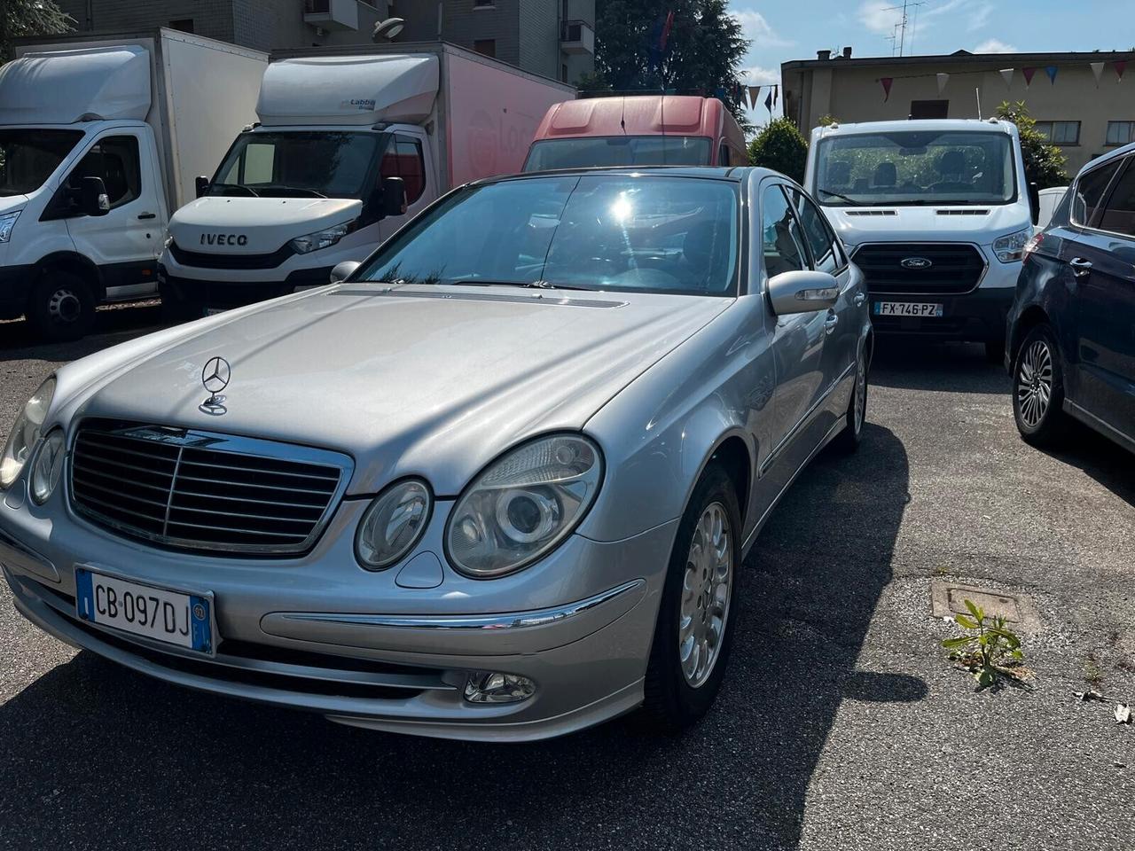 Mercedes-benz E 240 cat Avantgarde benz/GPL - 2002