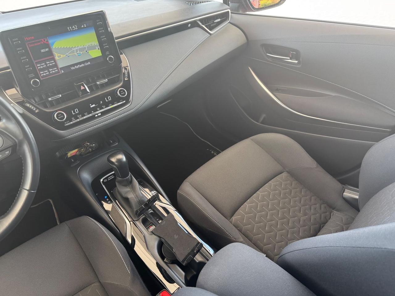 Toyota Corolla Business 2.0 VVT-i HEV #5754