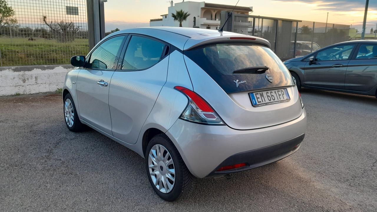 Lancia Ypsilon 1.2 69 CV Unyca
