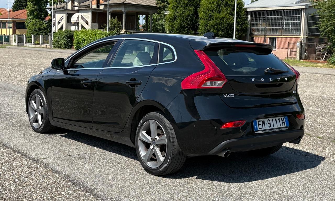 Volvo V40 2.0D3 150cv cambio automatico full