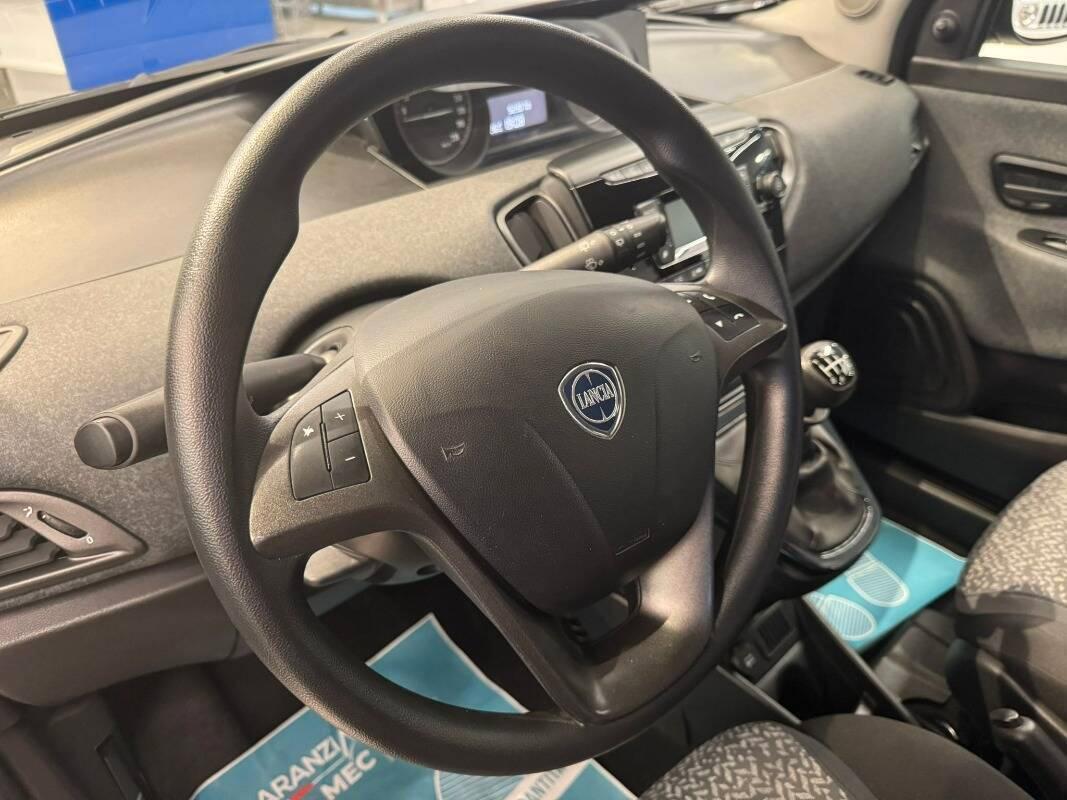 Lancia Ypsilon III 1.0 firefly hybrid Silver s&s 70cv