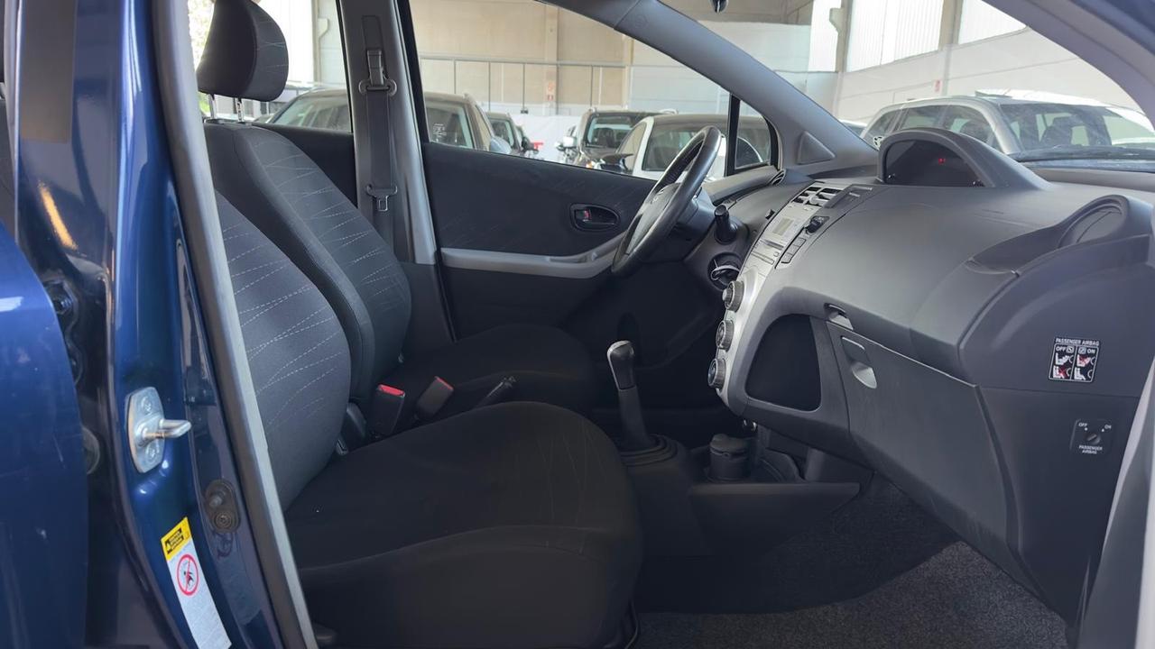 Toyota Yaris 1.0 5 porte Sol