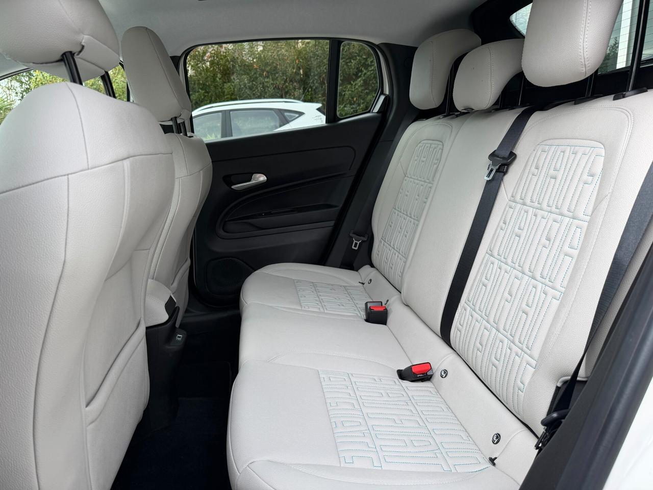 Fiat 600 Hybrid 110 CV DCT MHEV La Prima