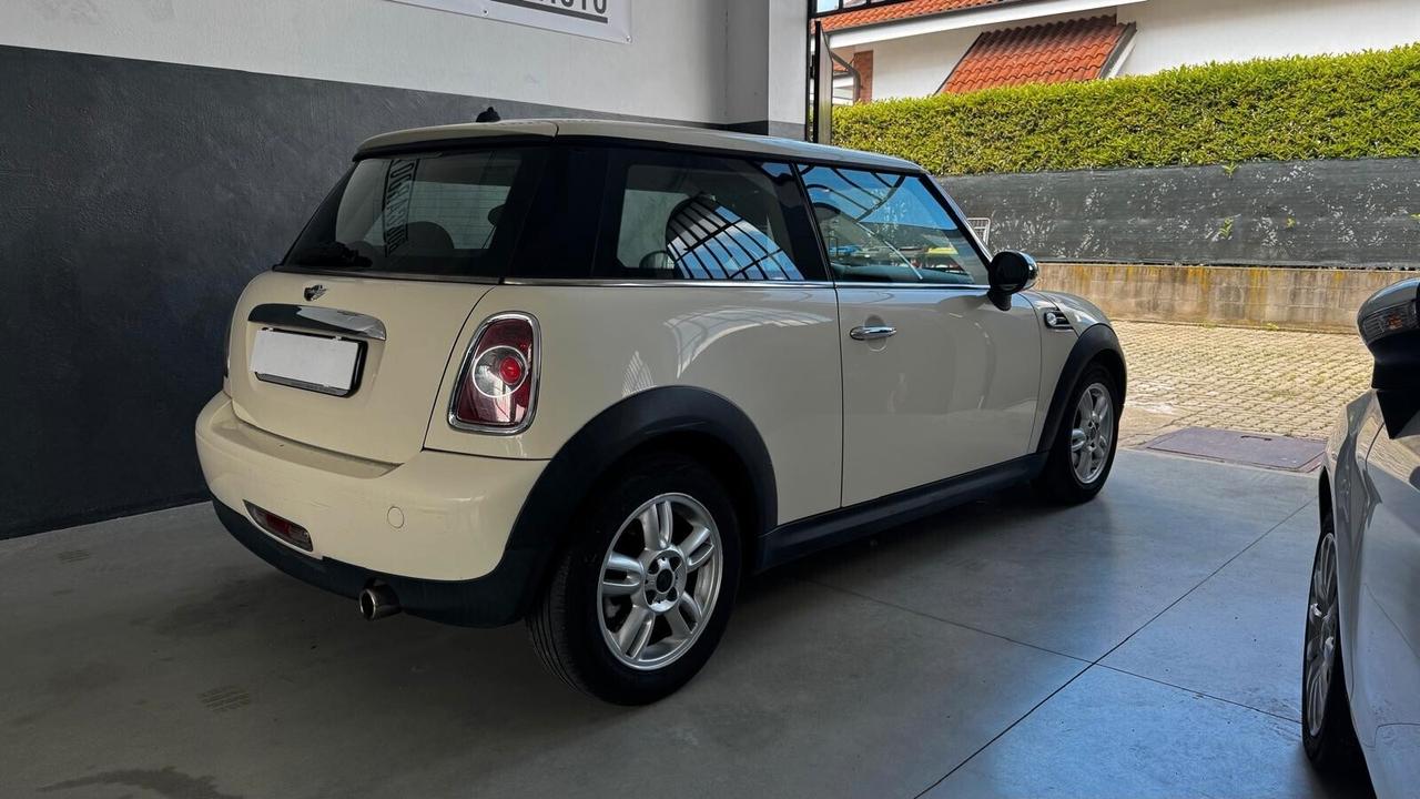 Mini 1.6 16V One (72kW)