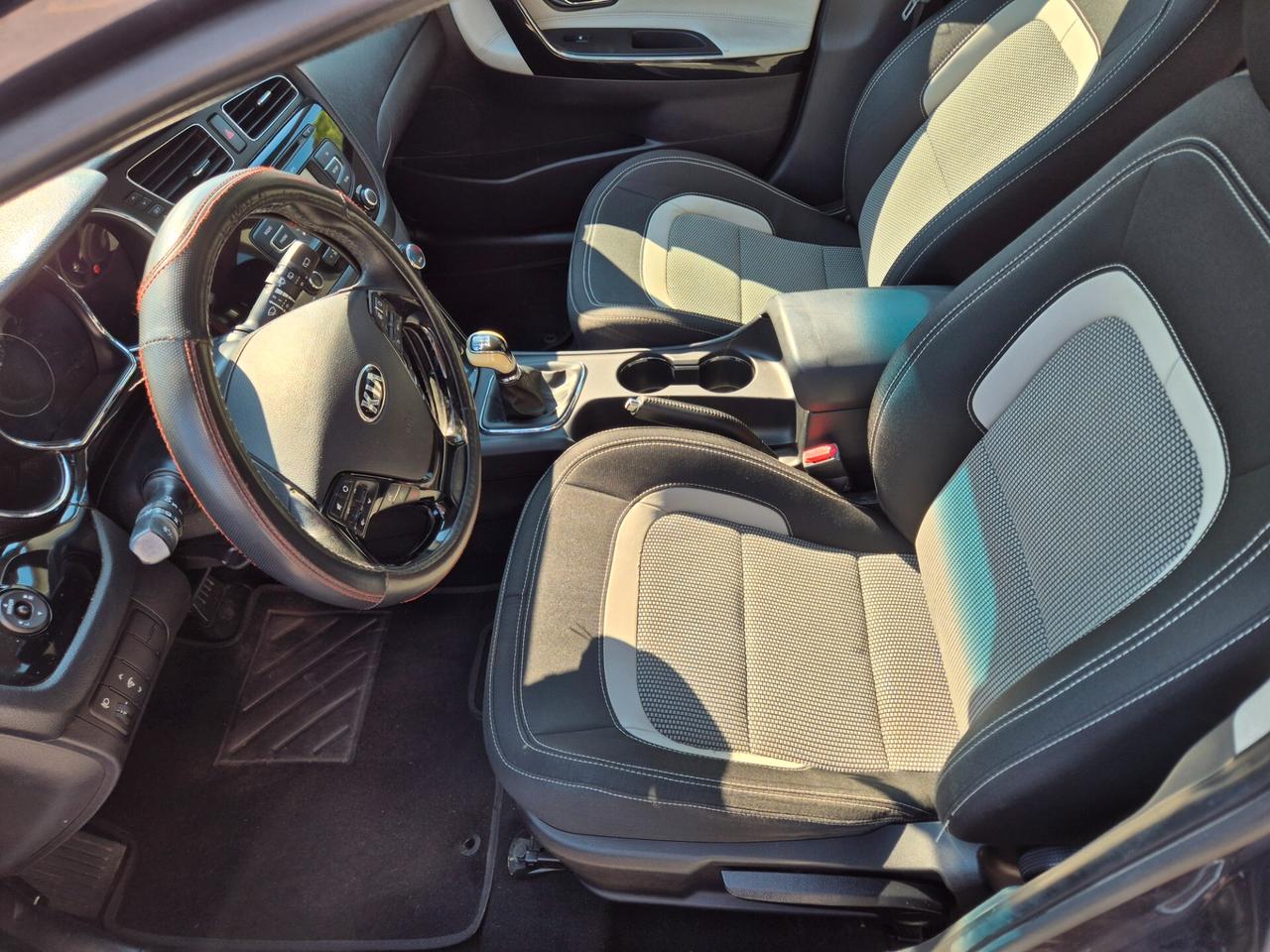 Kia Ceed cee'd 1.4 CRDi SW Cool