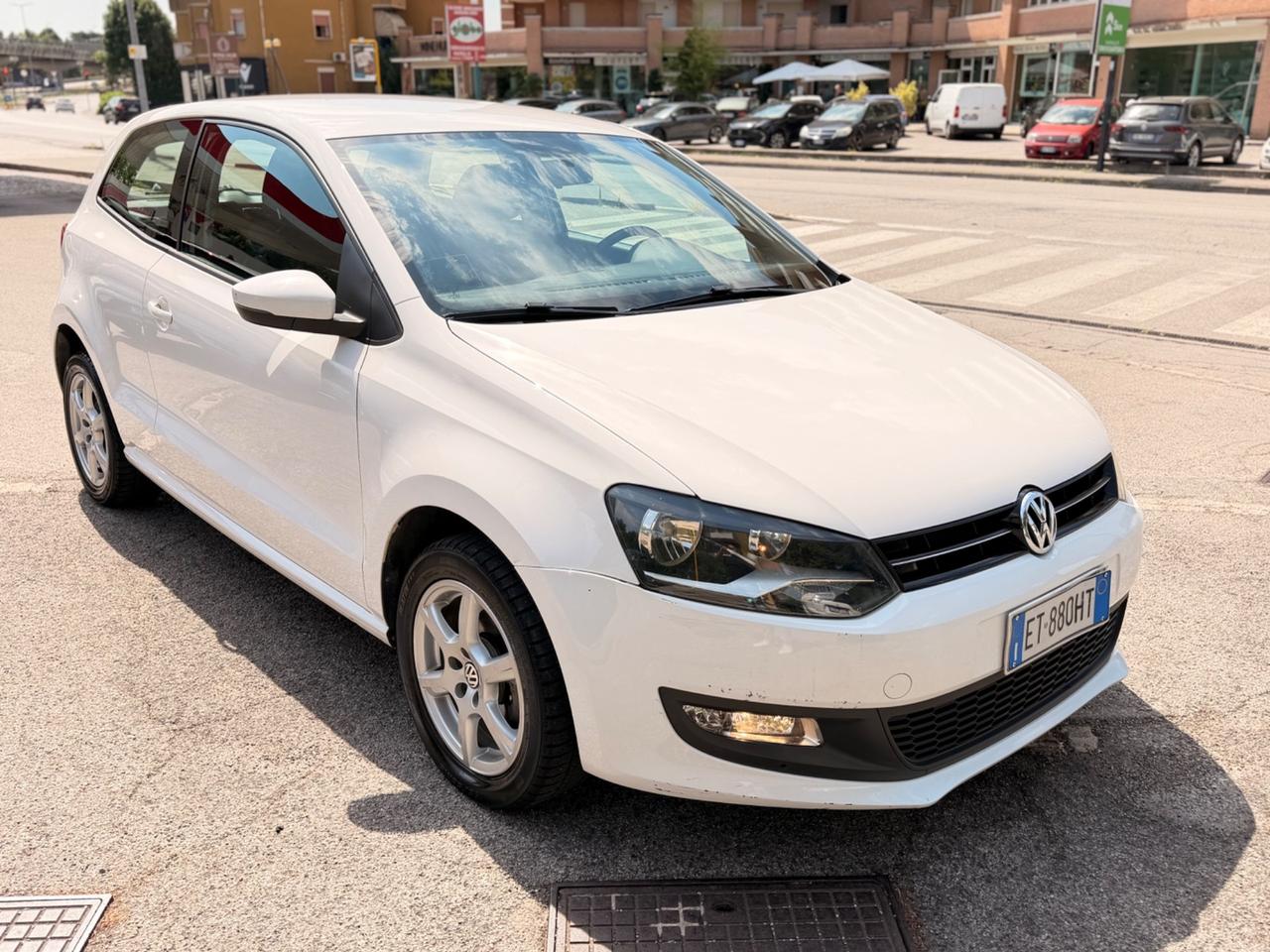 Volkswagen Polo 1.2 70 CV neopatentati gancio traino 2014