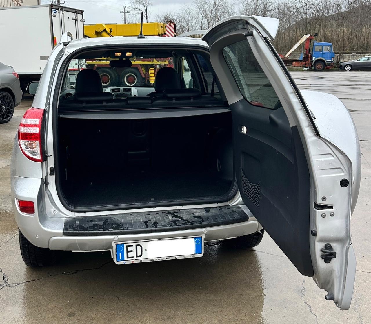 Toyota RAV 4 2.2 D-4D 150 CV DPF Exclusive