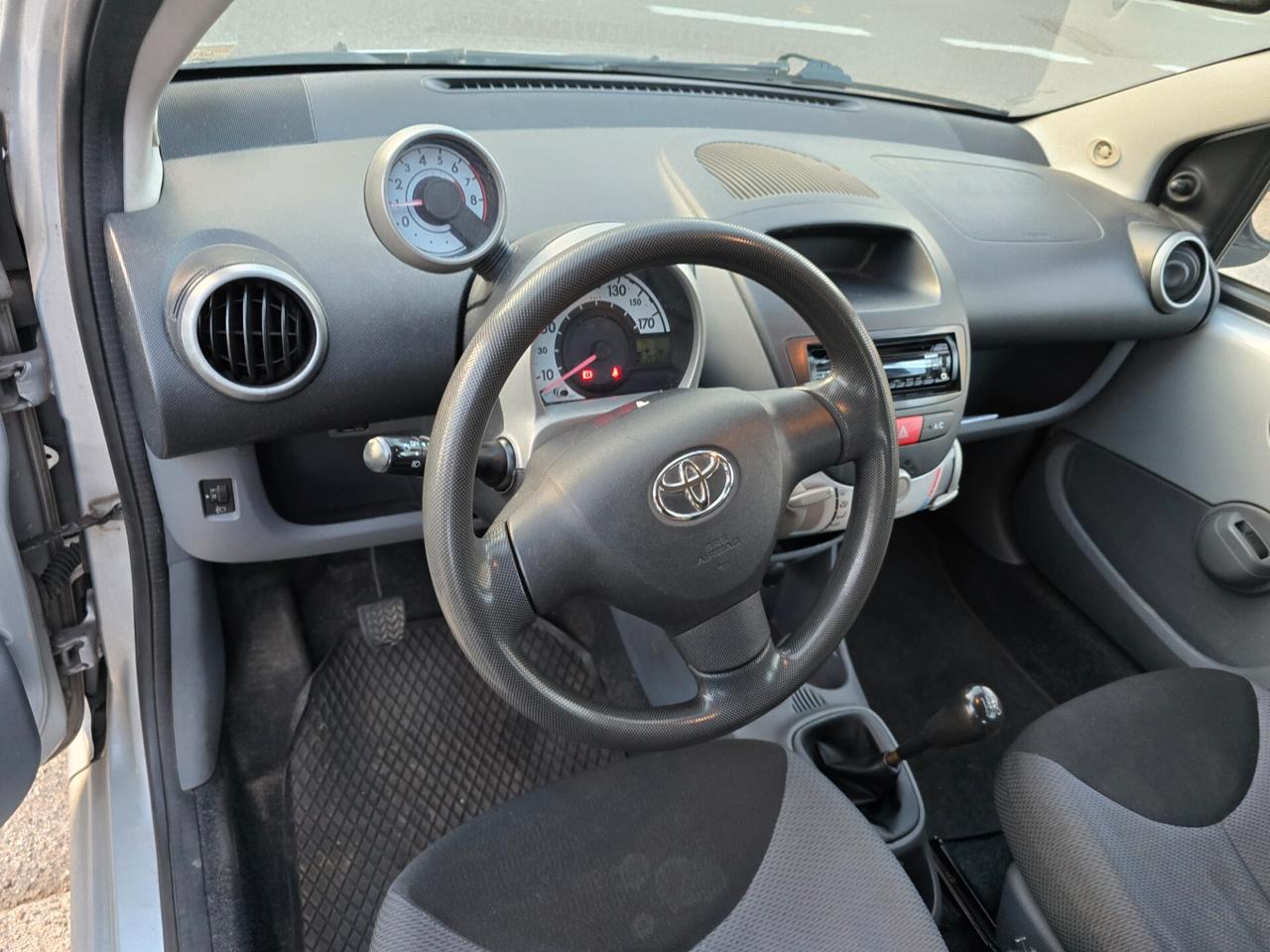 Toyota Aygo 1.0 12V VVT-i 5 porte Sol