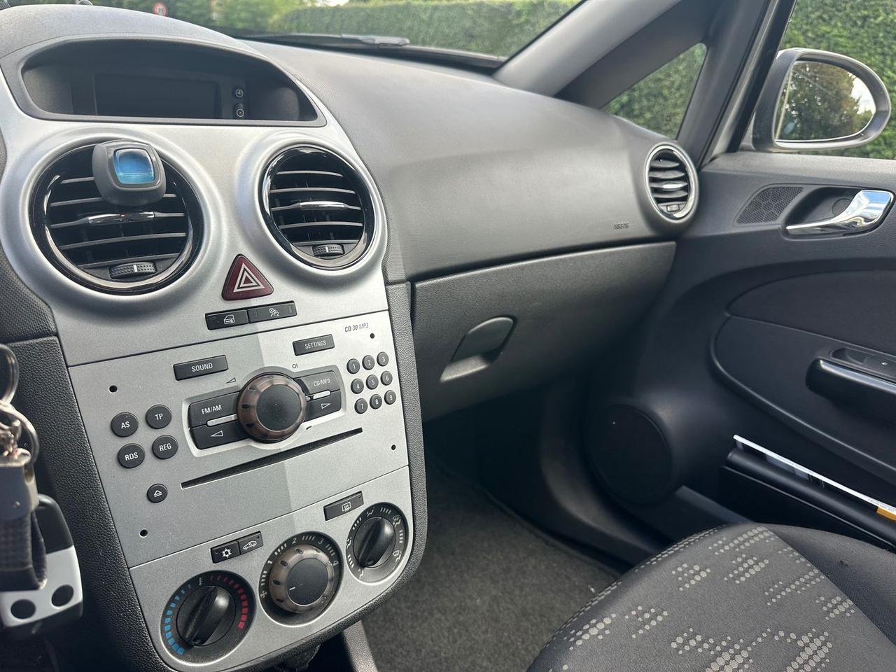 Opel Corsa Cosmo 1.2 Eco FLEX #6774