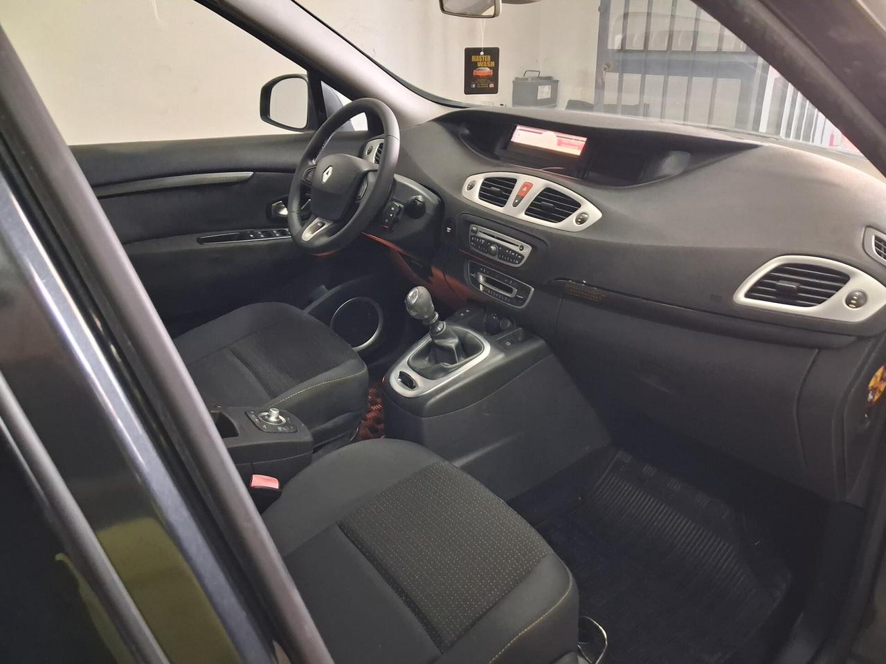 Renault Scenic X-Mod 1.5 dCi unico prop 2011