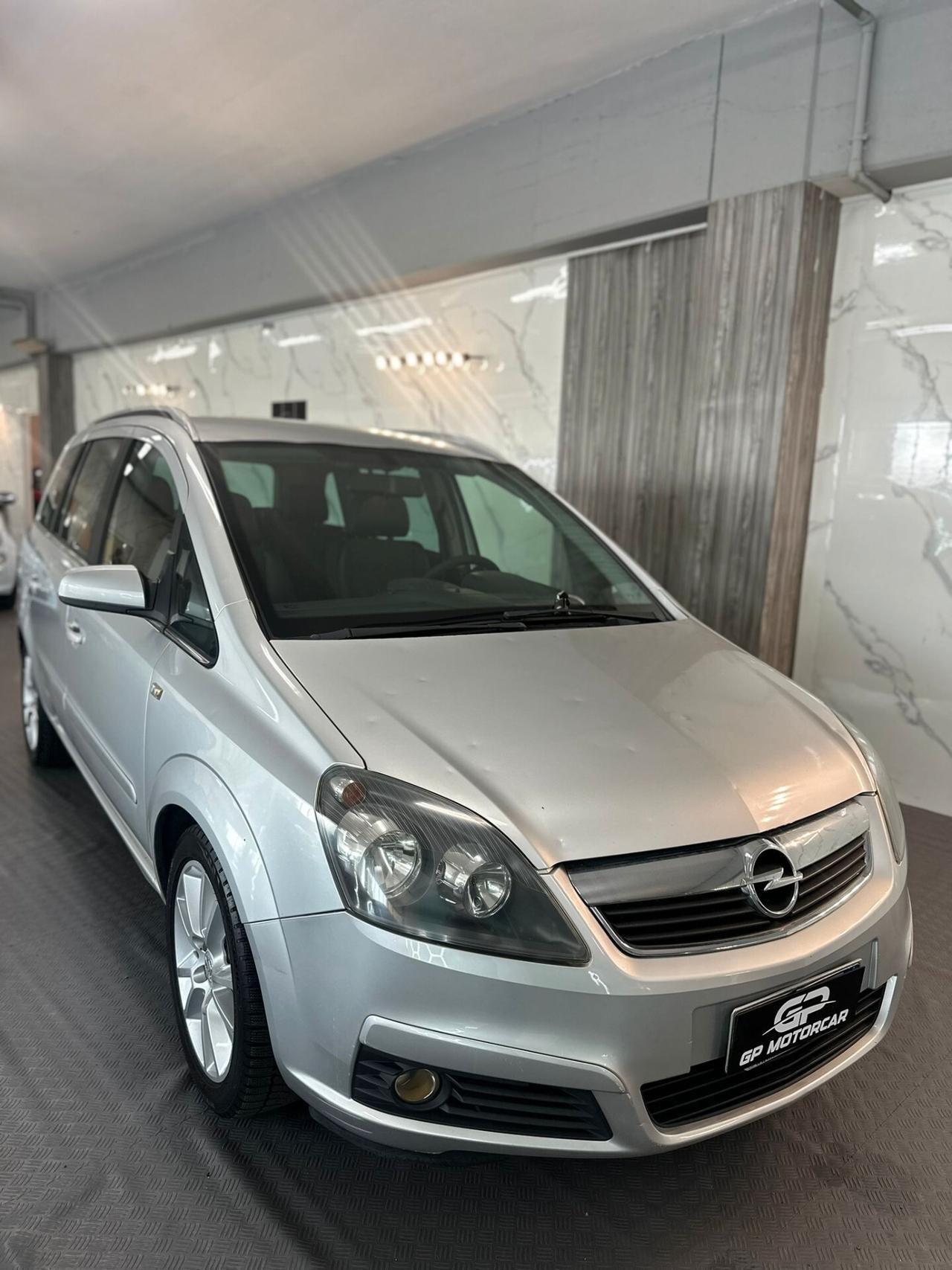 Opel Zafira 1.8 16V VVT Cosmo
