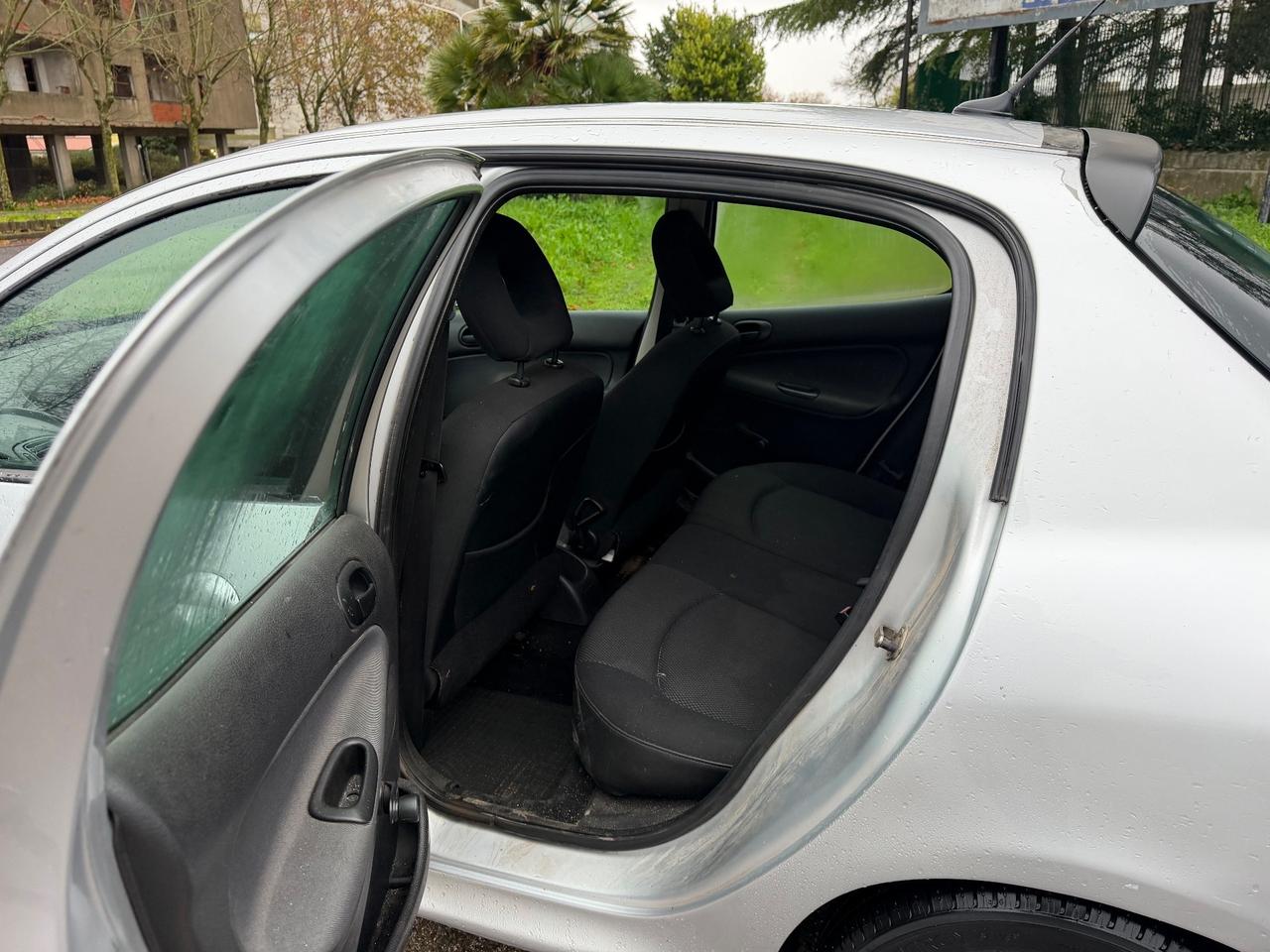 Peugeot 206 1.4 benzina 5 porte km 152 mila ok neopatentati