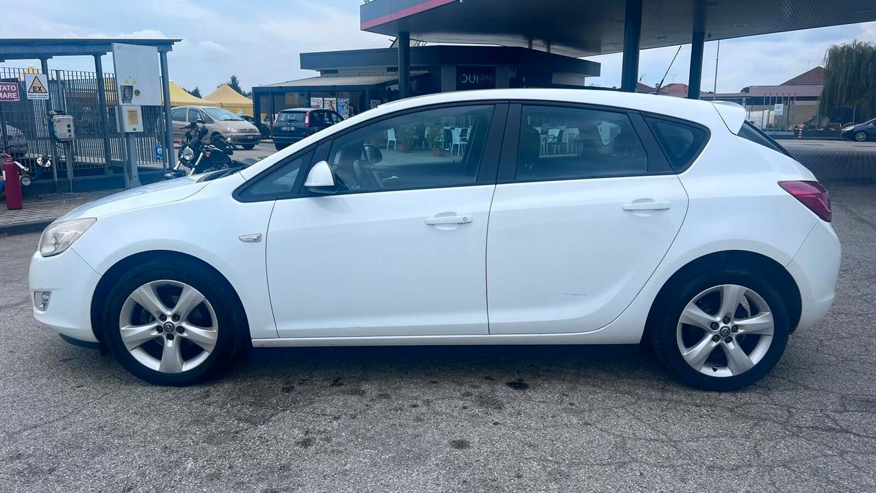 Opel Astra 1.4 100CV Sports Tourer Cosmo