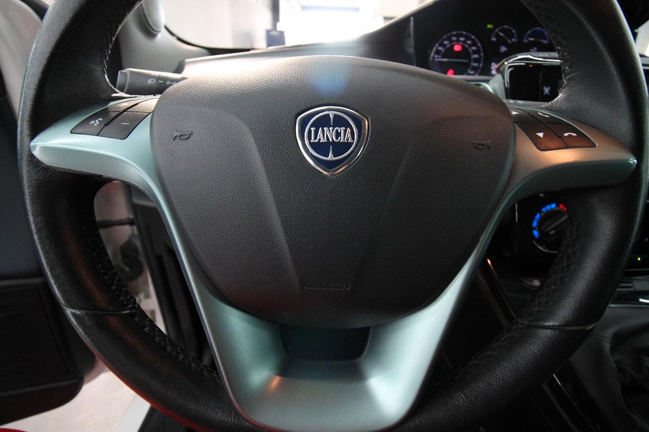 LANCIA YPSILON 1.0 70 CV HYBRID GOLD