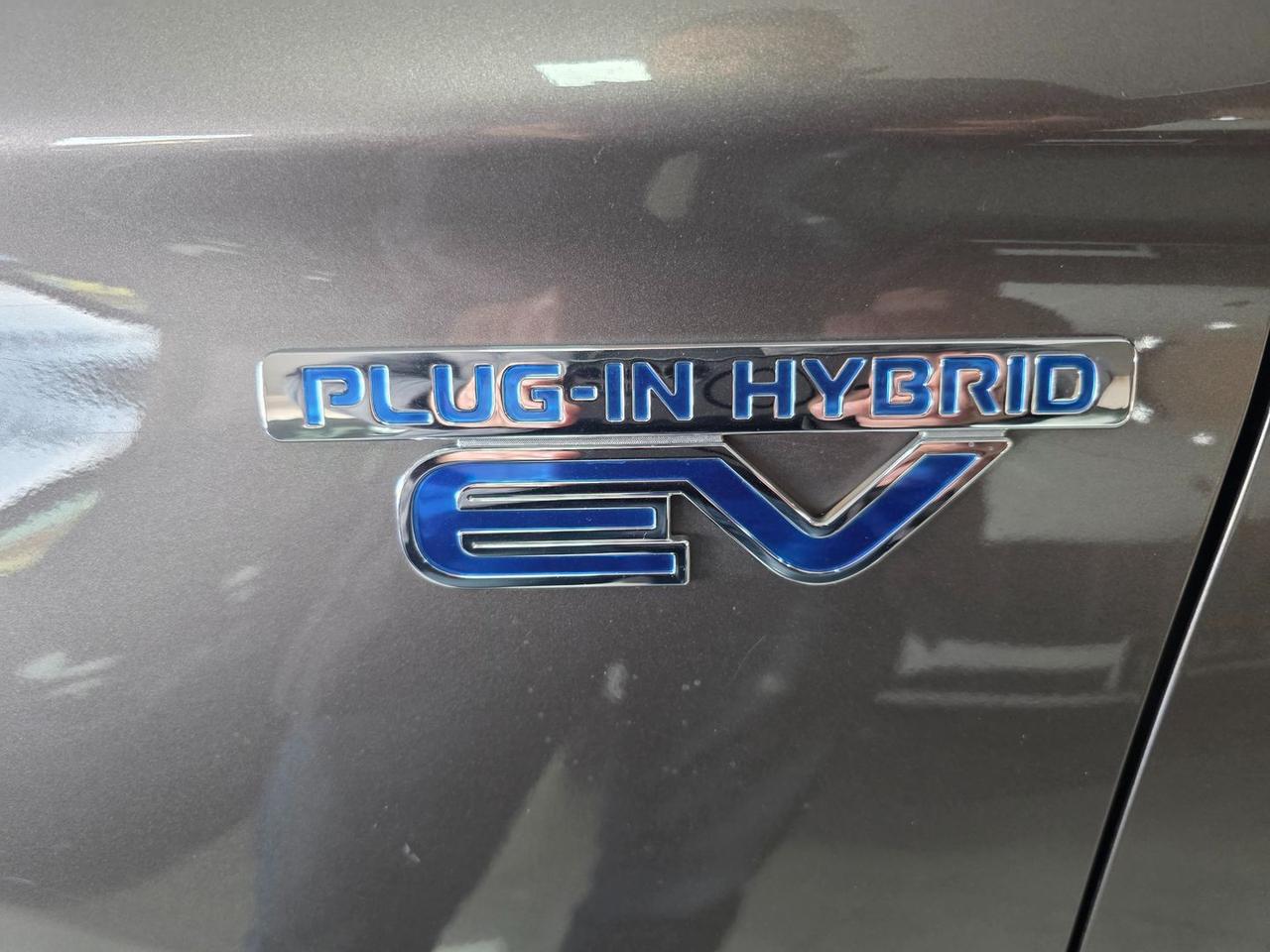 Mitsubishi Plug-in Hybrid Outlander Diamond #8868