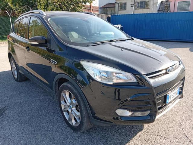 FORD Kuga 2.0 TDCI 150 CV S&S 4WD Powershift Titanium