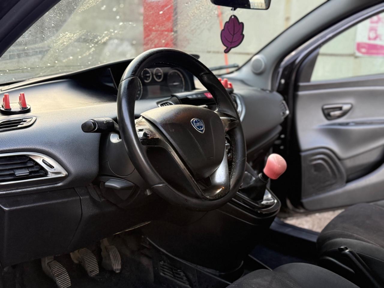 LANCIA YIPSILON 1.3 MTJ 5 PORTE PRONTA IN CONSE