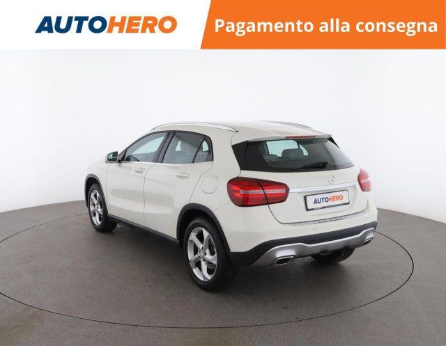 MERCEDES-BENZ GLA 200 d Automatic 4Matic Sport