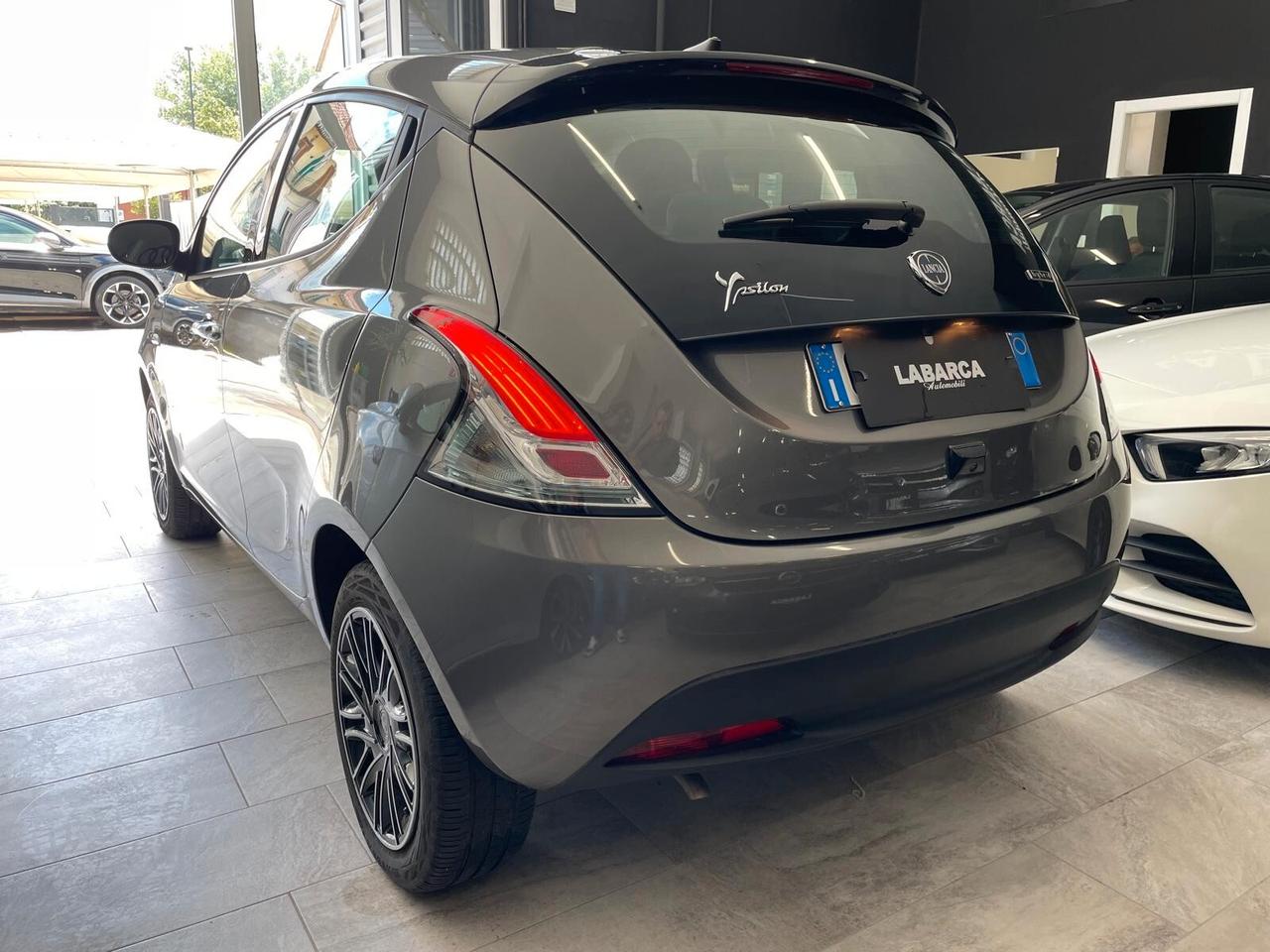 Lancia Ypsilon 1.0 FireFly 5 porte S&S Hybryd Gold