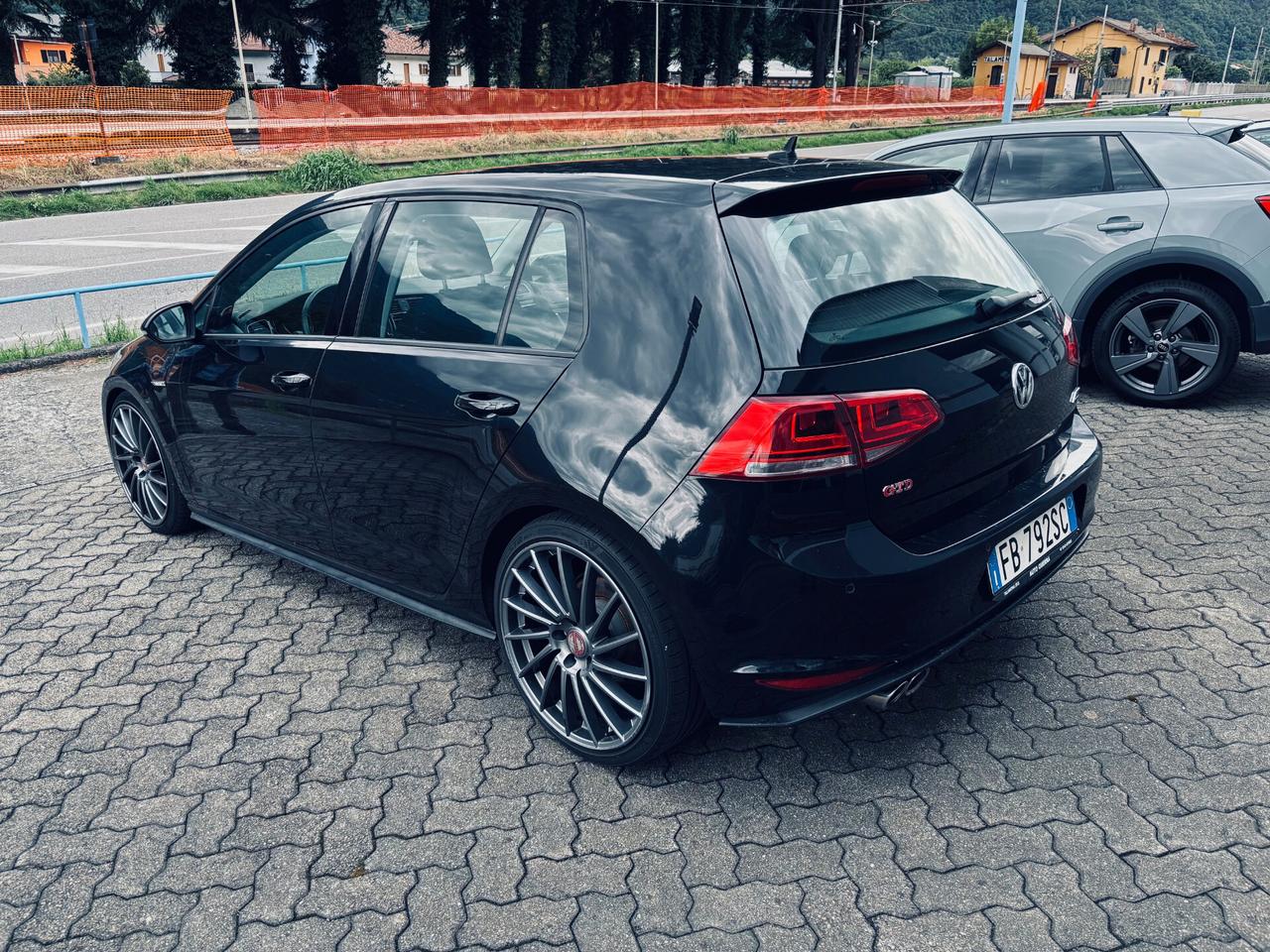 Volkswagen Golf 2.0 TDI 5p. Highline BlueMotion Technology