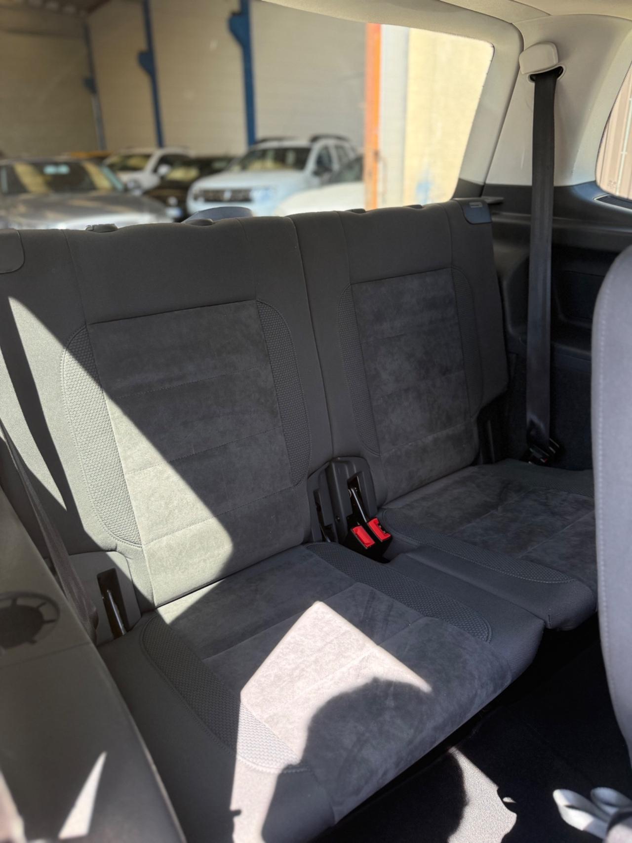 Volkswagen Touran Business 2.0 TDI 140 CV Highline