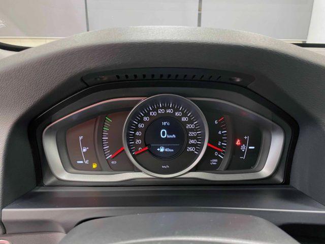 VOLVO V60 2.0 D2 MOMENTUM