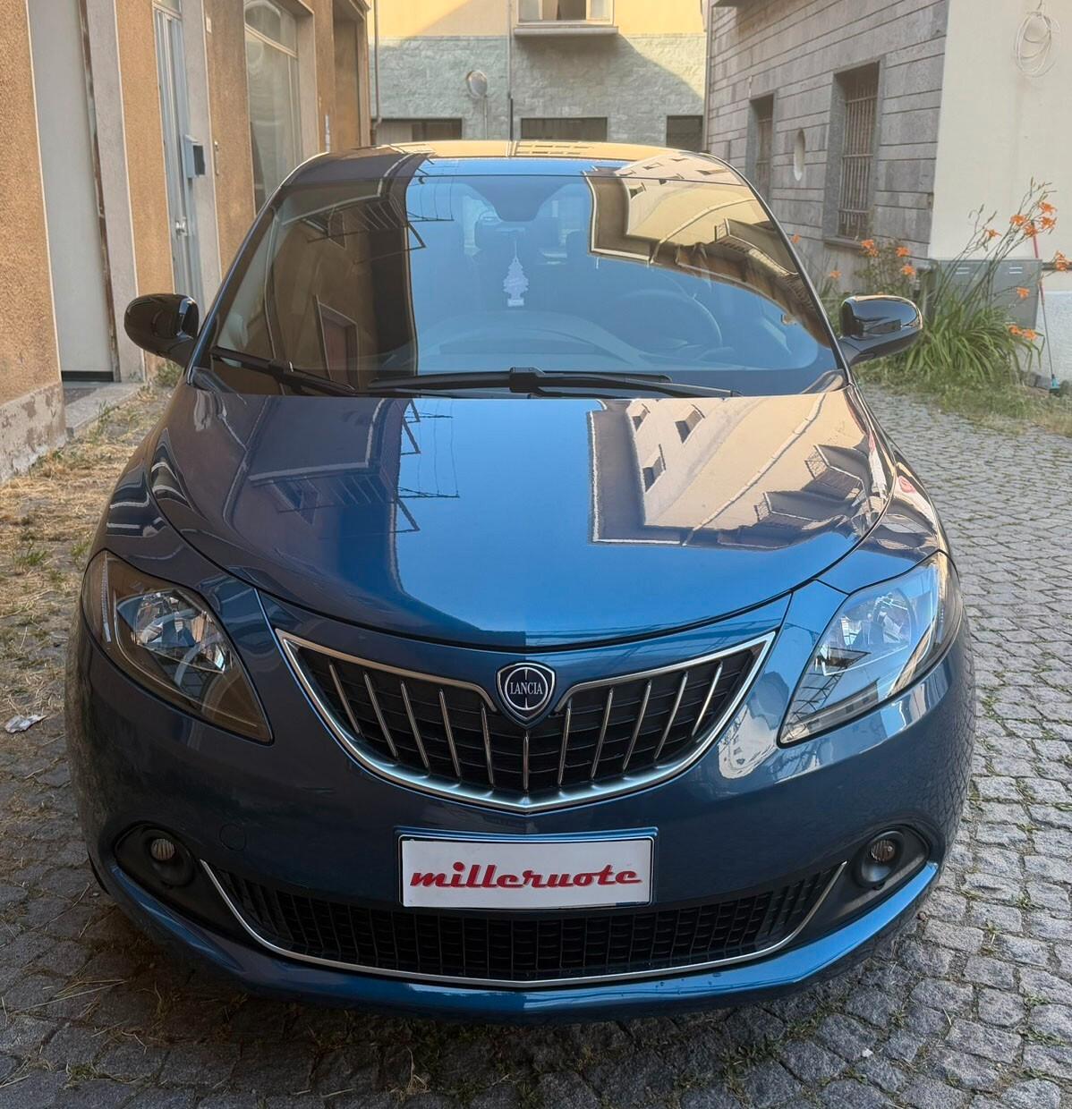 Lancia Ypsilon 1.0 FireFly 5 porte S&S Hybrid Alberta Ferretti