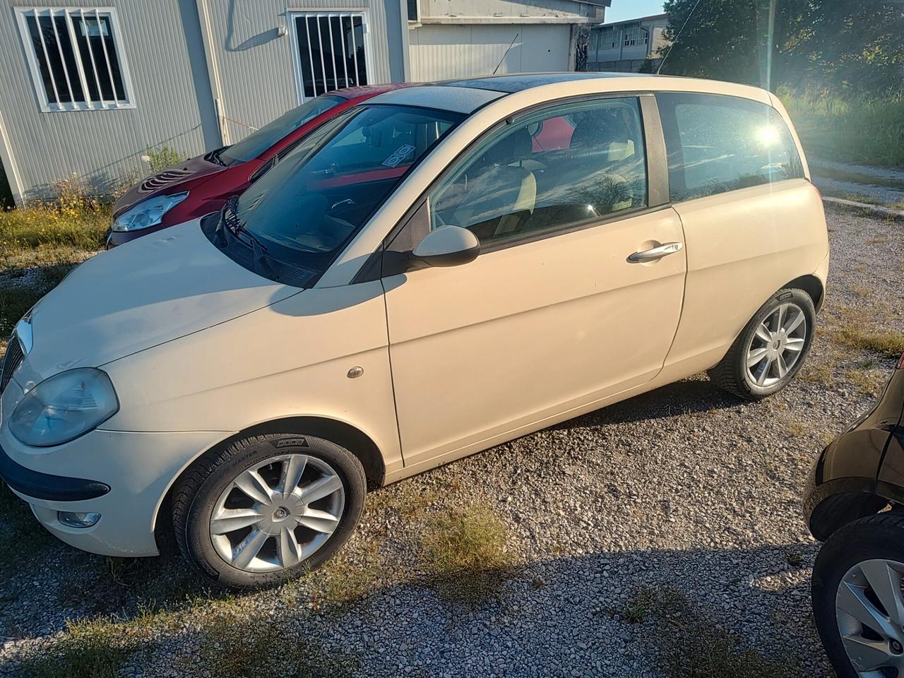 Lancia Ypsilon 1.2 Fire 8v