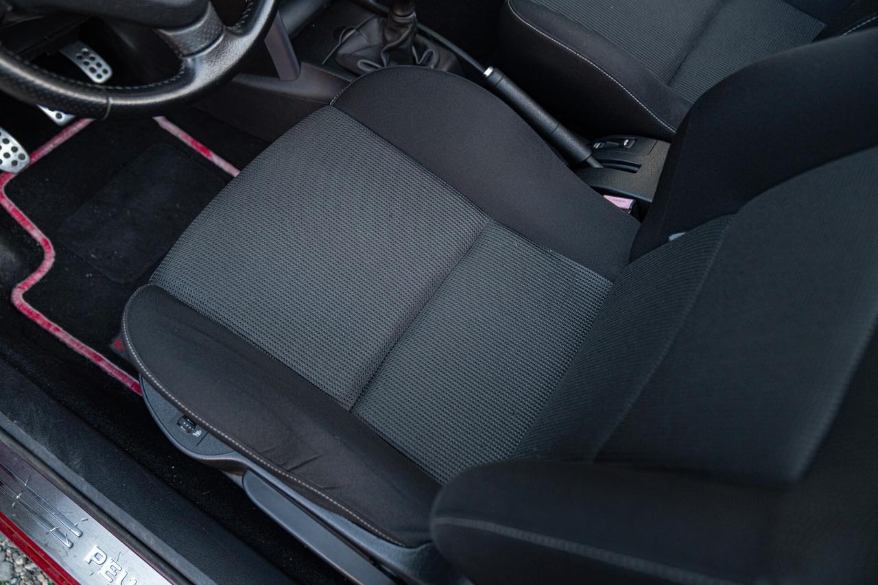 Peugeot 207 CC CABRIOLET - PEU00017