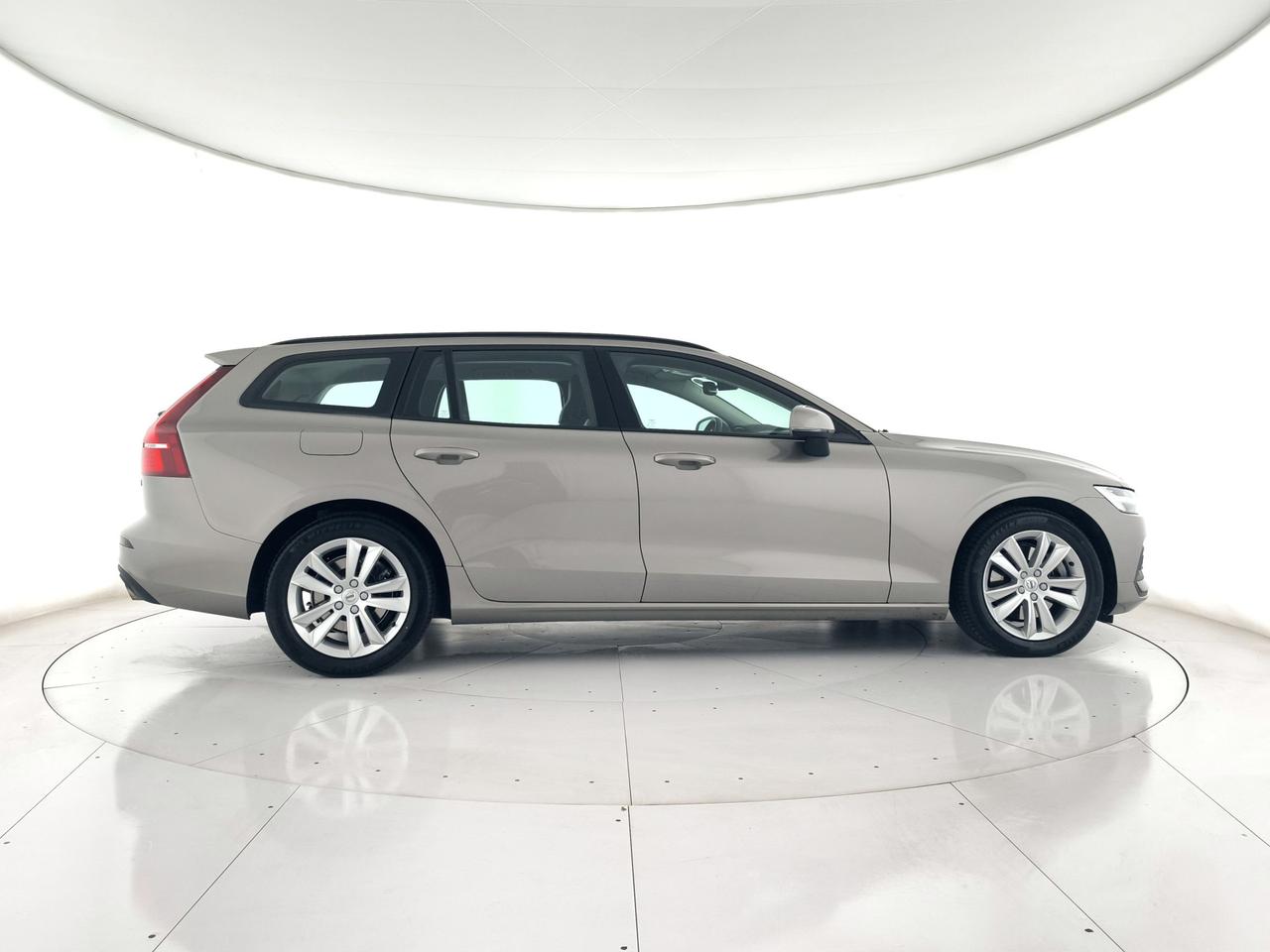 VOLVO V60 2.0 b4 Momentum Business auto NEOPATENTATI+C17"
