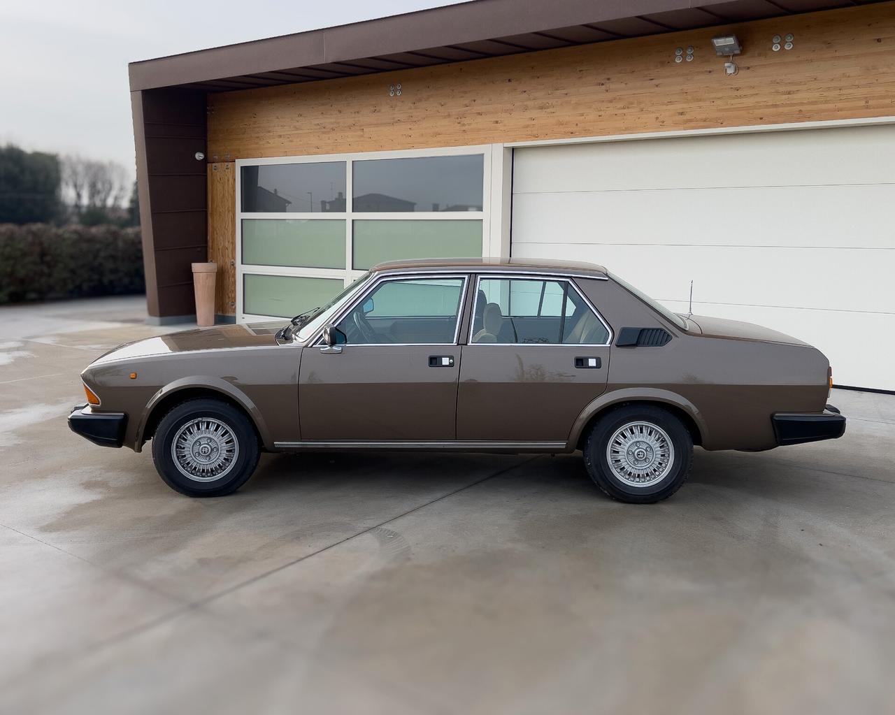 Alfa Romeo 6 2.5 V6