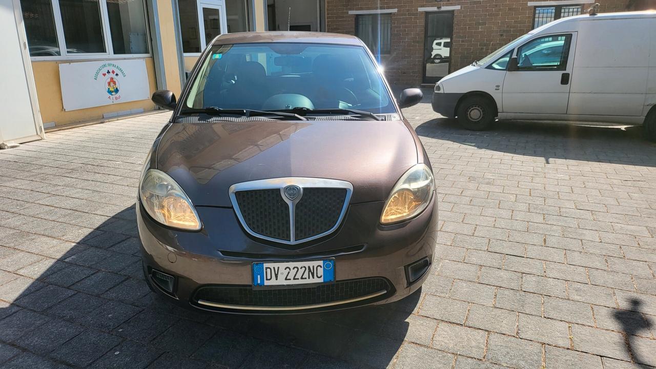 Lancia Ypsilon 1.2 Argento